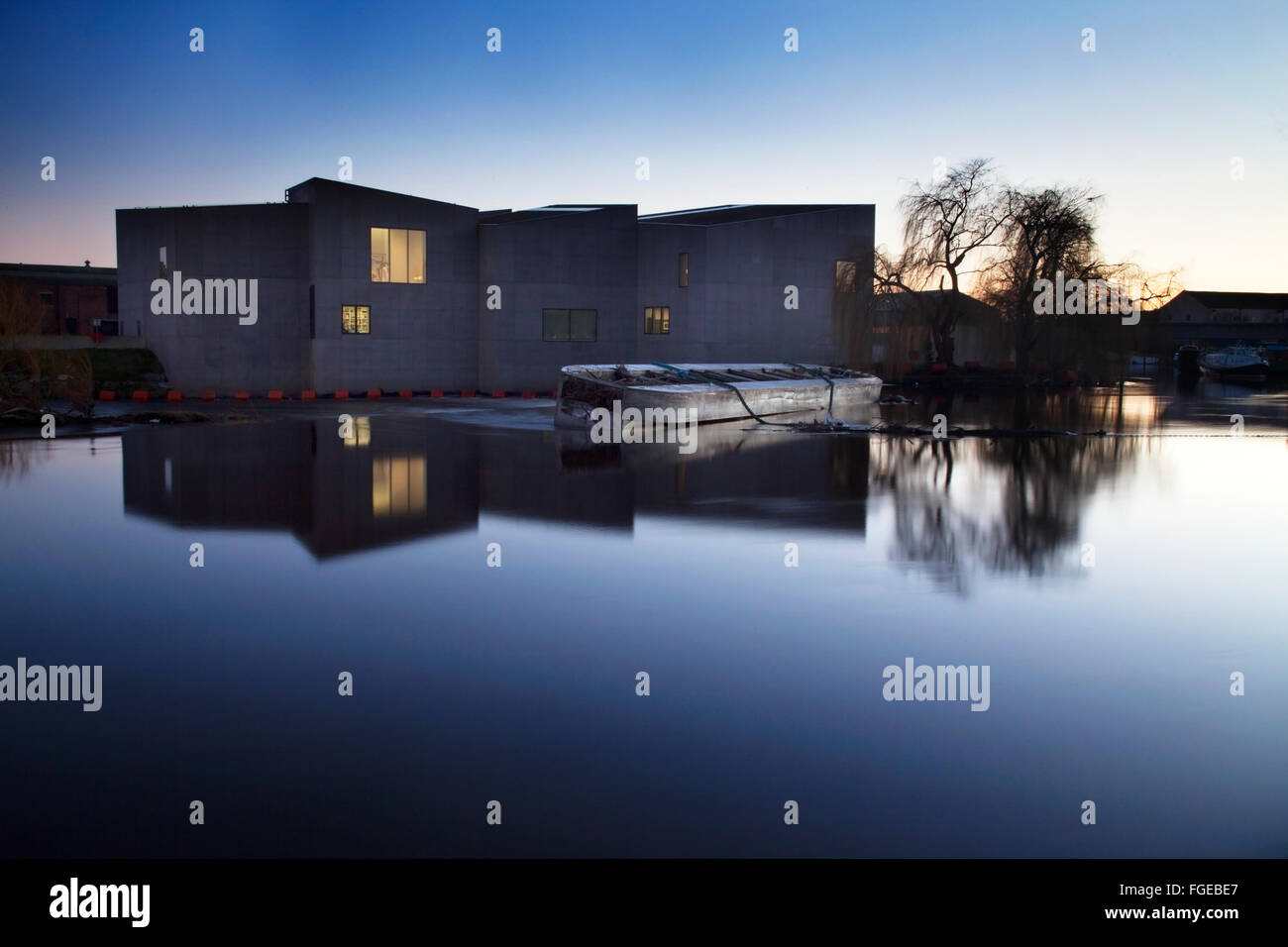 The Hepworth Gallery at Dusk Wakefield West Yorkshire England Stock