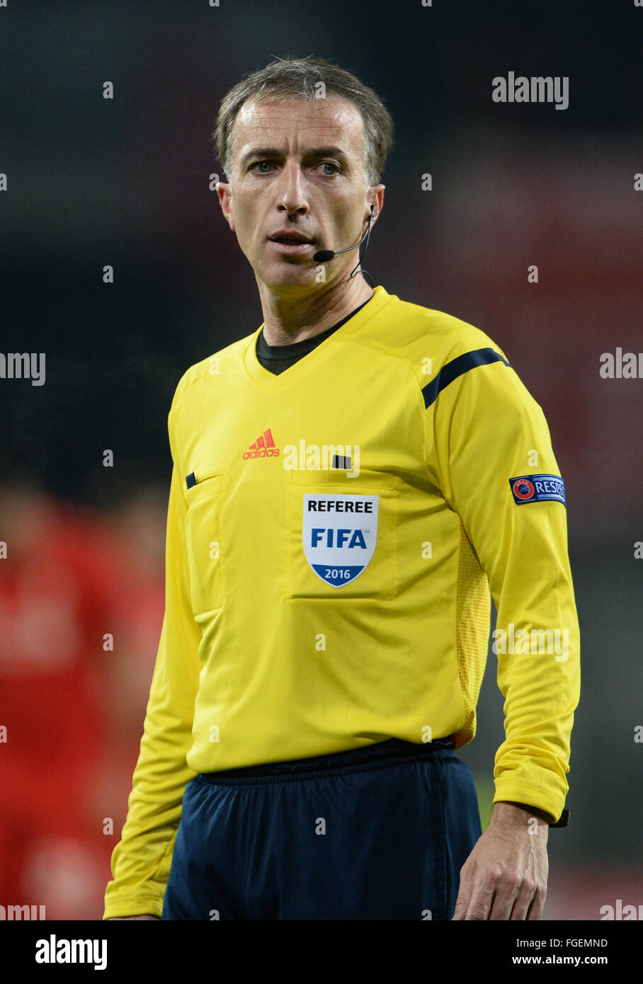Augsburg Germany 18th Feb 16 Referee David Fernandez Borbalan Reacts During The Round Of 32 Uefa Europa League Soccer Match Fc Augsburg Vs Fc Liverpool In Augsburg Germany 18 February 16 Photo