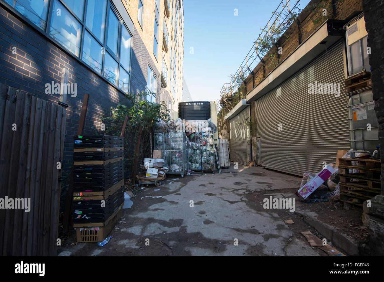Trash filled alleyway in Southwark, London England UK Stock Photo Alamy
