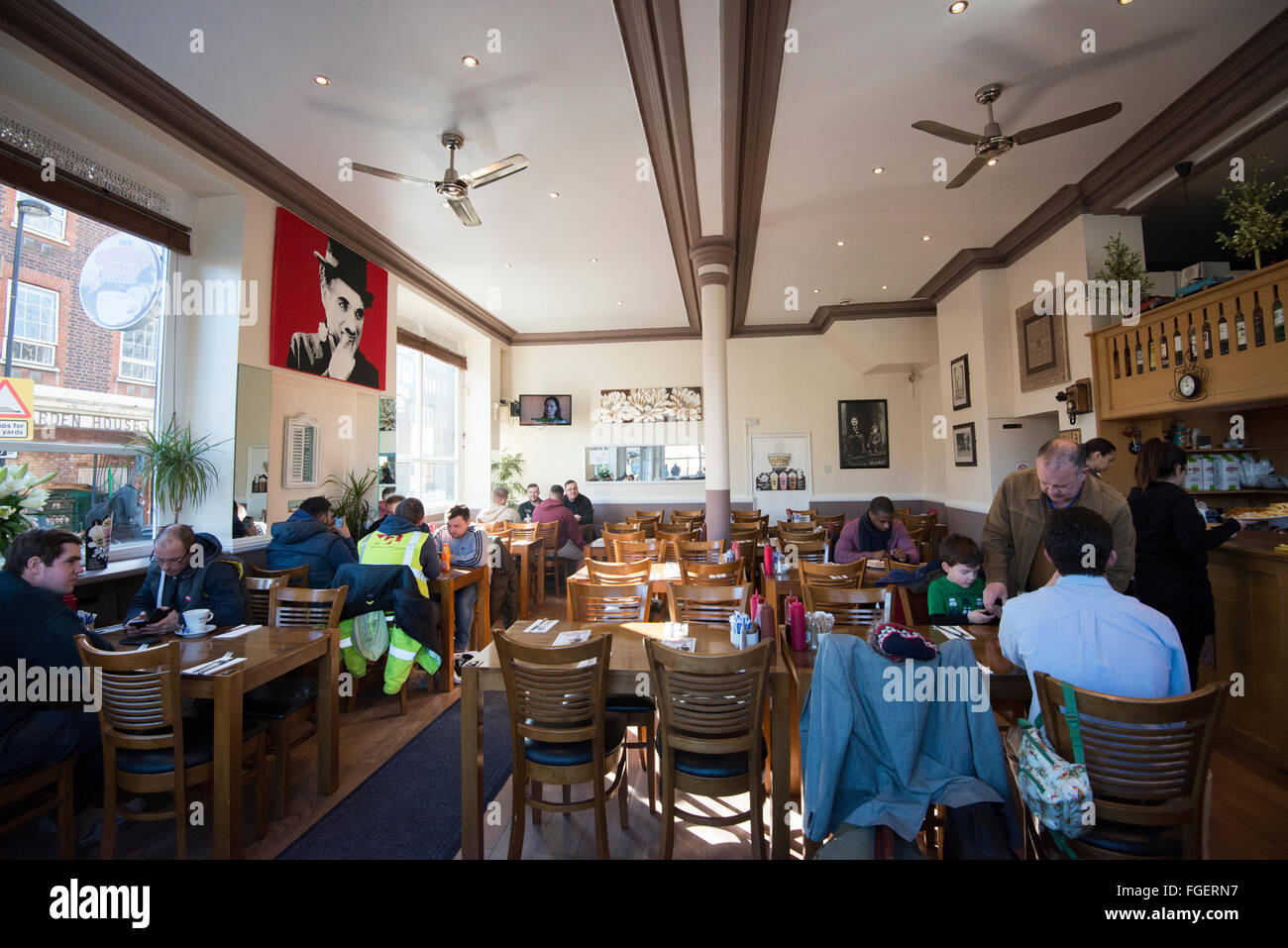 Interior of the Queens Head on Black Prince Road in Vauxhall, South London England UK Stock Photo