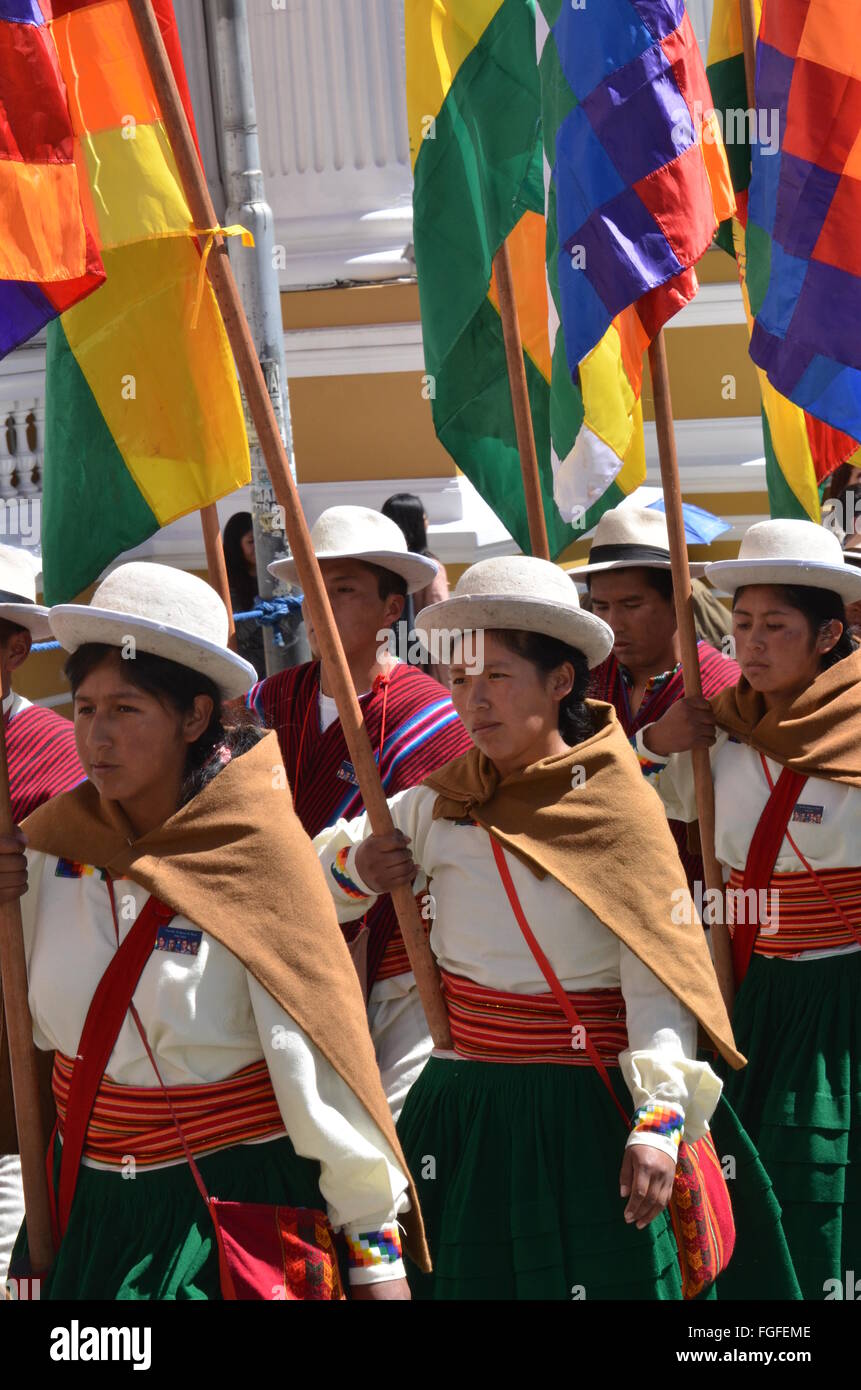 La Paz, Bolivia. 22nd Jan, 2016. Soldiers of the indogene life guard