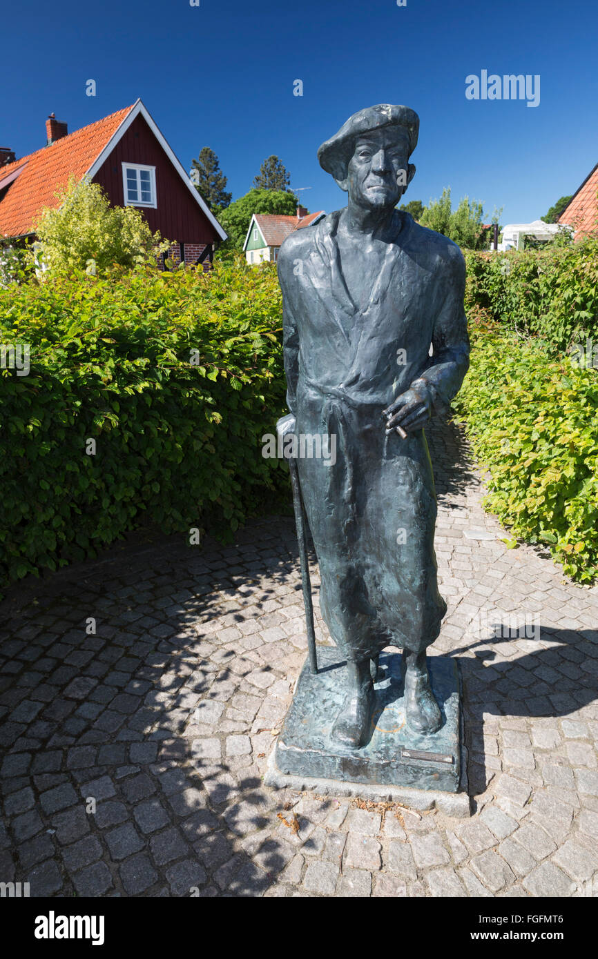 Statue of Swedish writer Fritiof Nilsson Piraten, Kivik, Skane, South Sweden, Sweden, Scandinavia, Europe Stock Photo