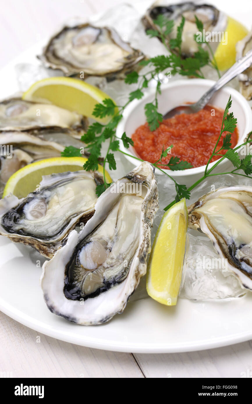 Plate of oysters hires stock photography and images Alamy