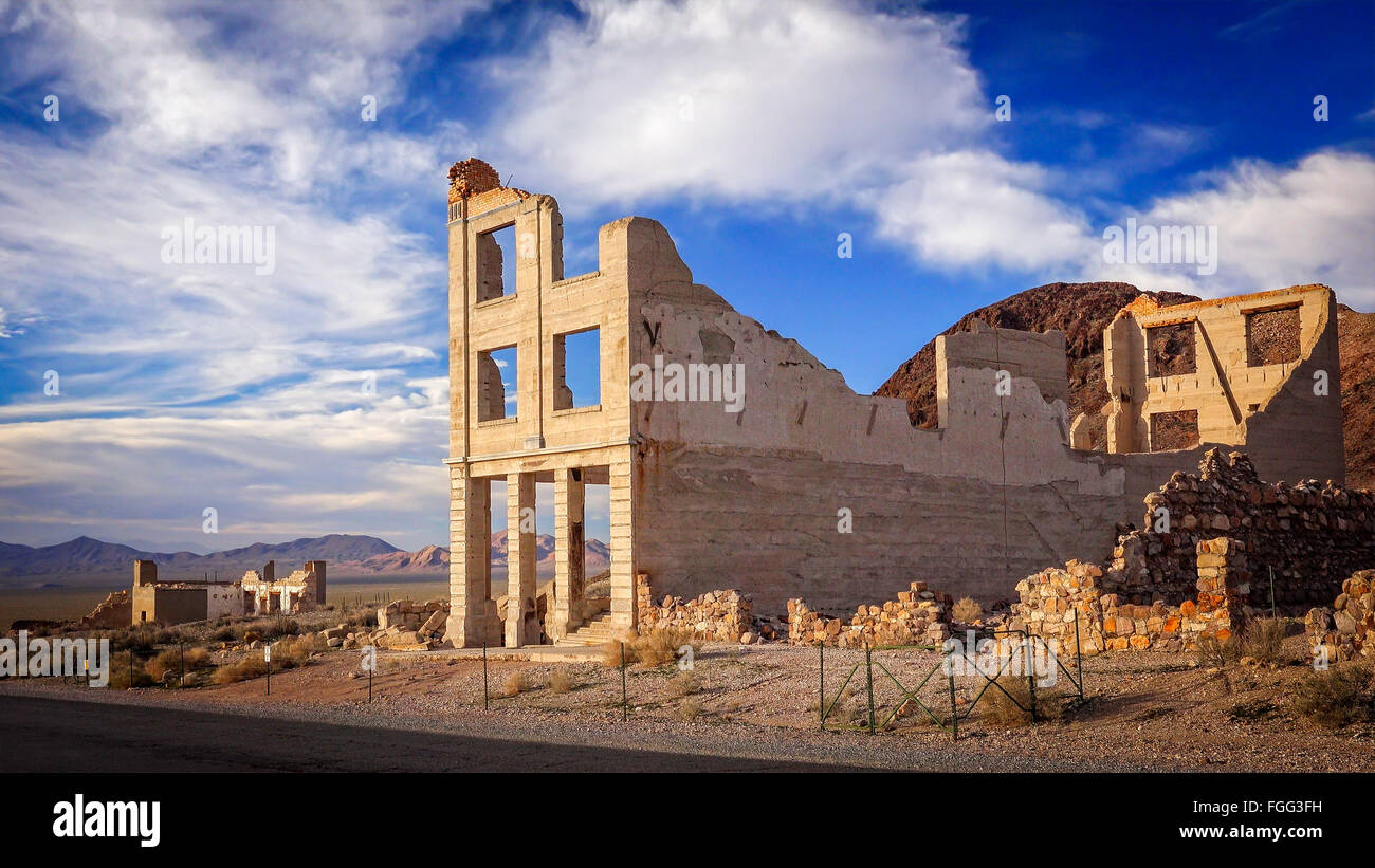 Desert town ruins hi-res stock photography and images - Alamy