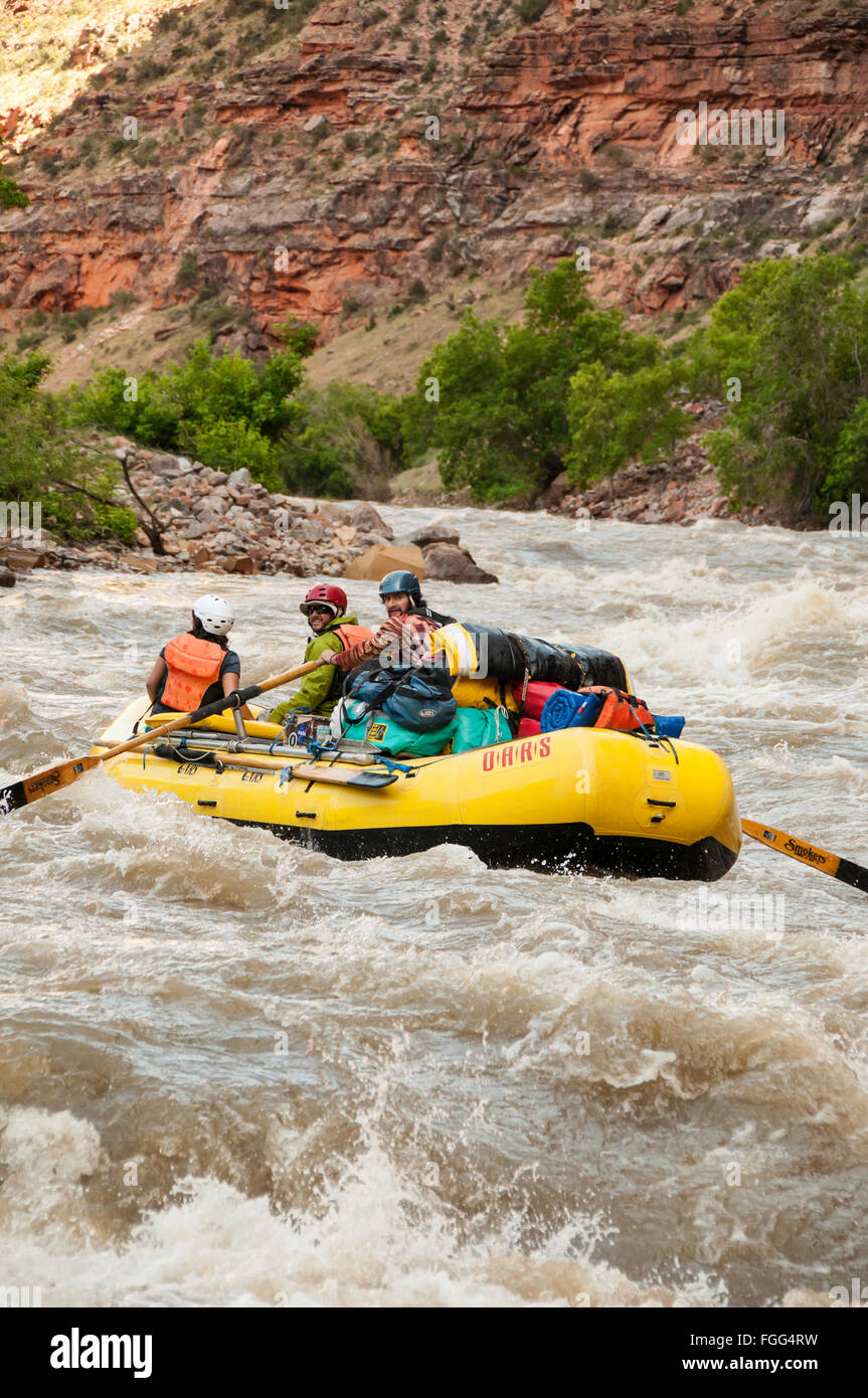 Raft floats Warm Springs Rapid, Yampa River, Dinosaur National Monument, Colorado. Stock Photo