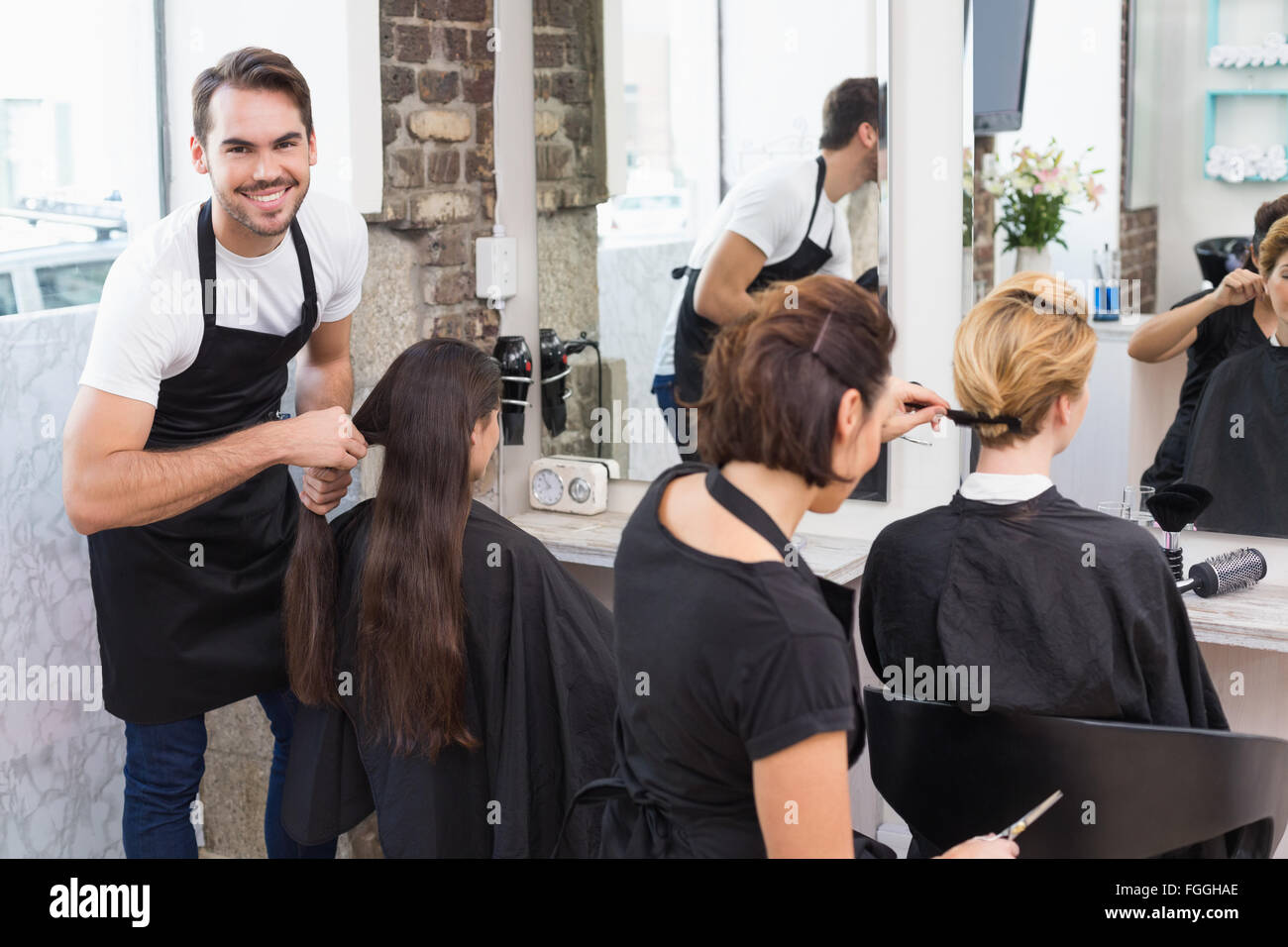 Училище на парикмахера после 9 класса. Парикмахер после 9 класса. Парикмахер тв мужские стрижки. Парикмахер обучение после 9 класса. Парикмахер колледж.