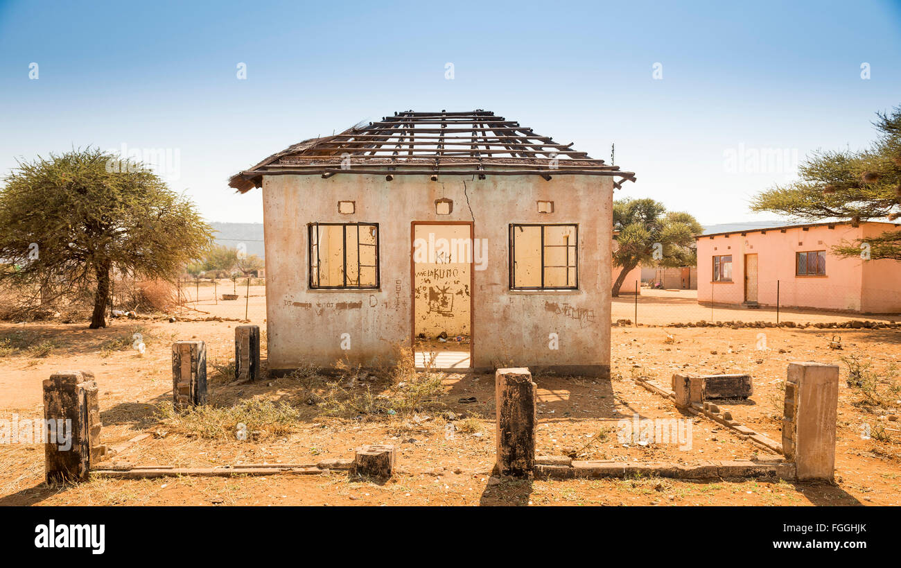 Africa building house hi-res stock photography and images - Alamy