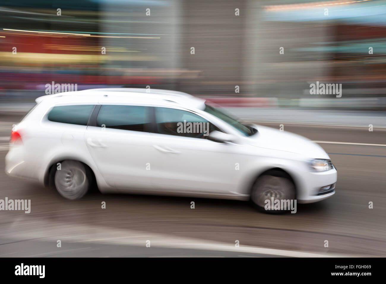 Car driving fast city hi-res stock photography and images - Alamy