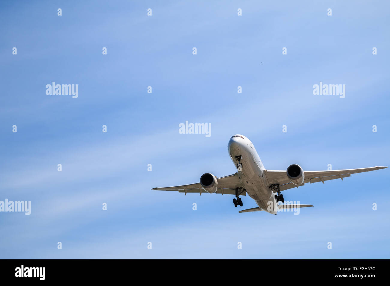 View modern passenger plane hi-res stock photography and images - Alamy