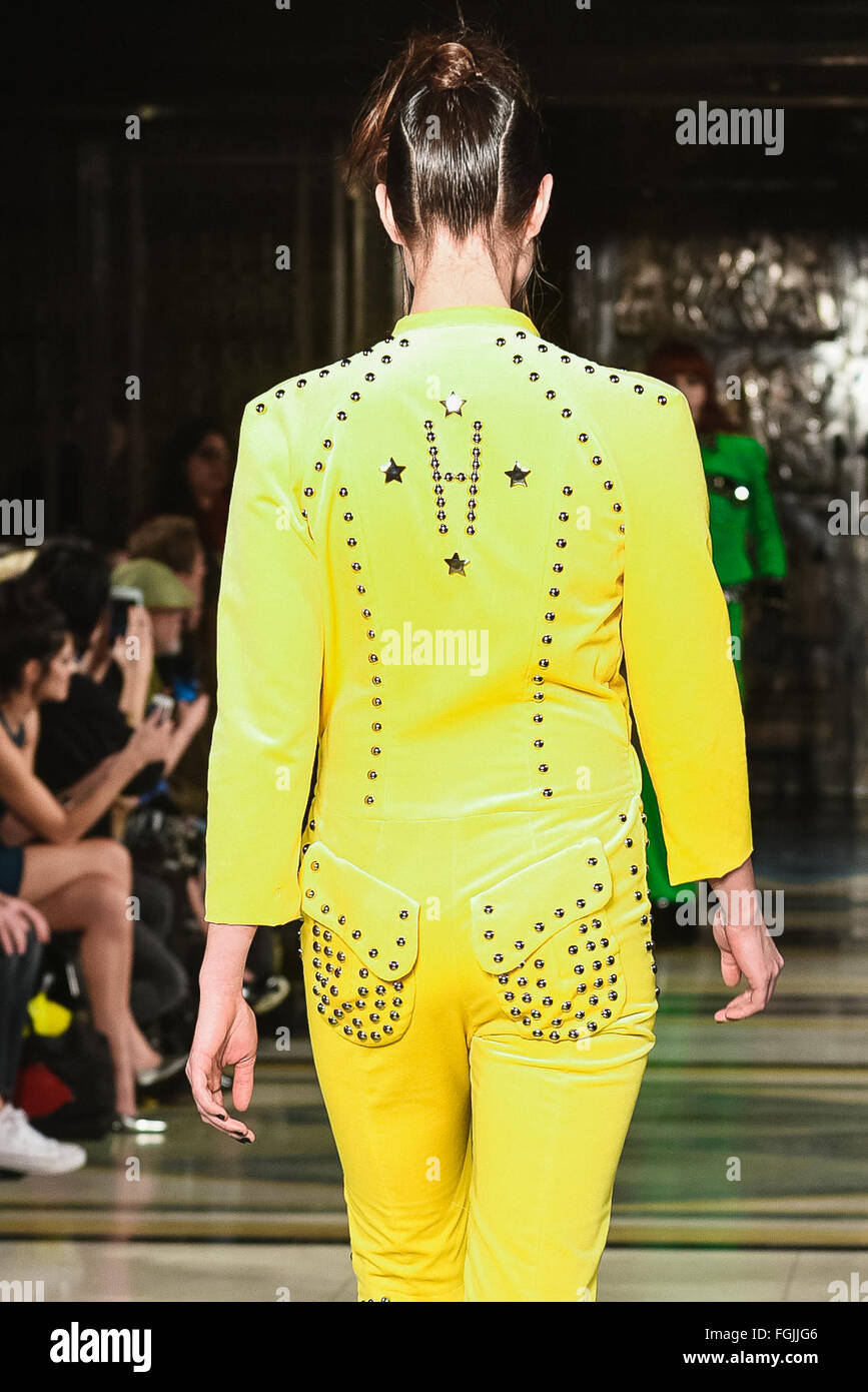 Pam hogg model hi-res stock photography and images - Alamy