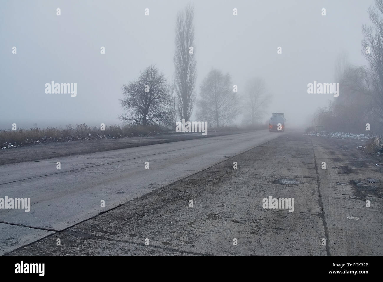 Trash on the side of the road hi-res stock photography and images - Alamy