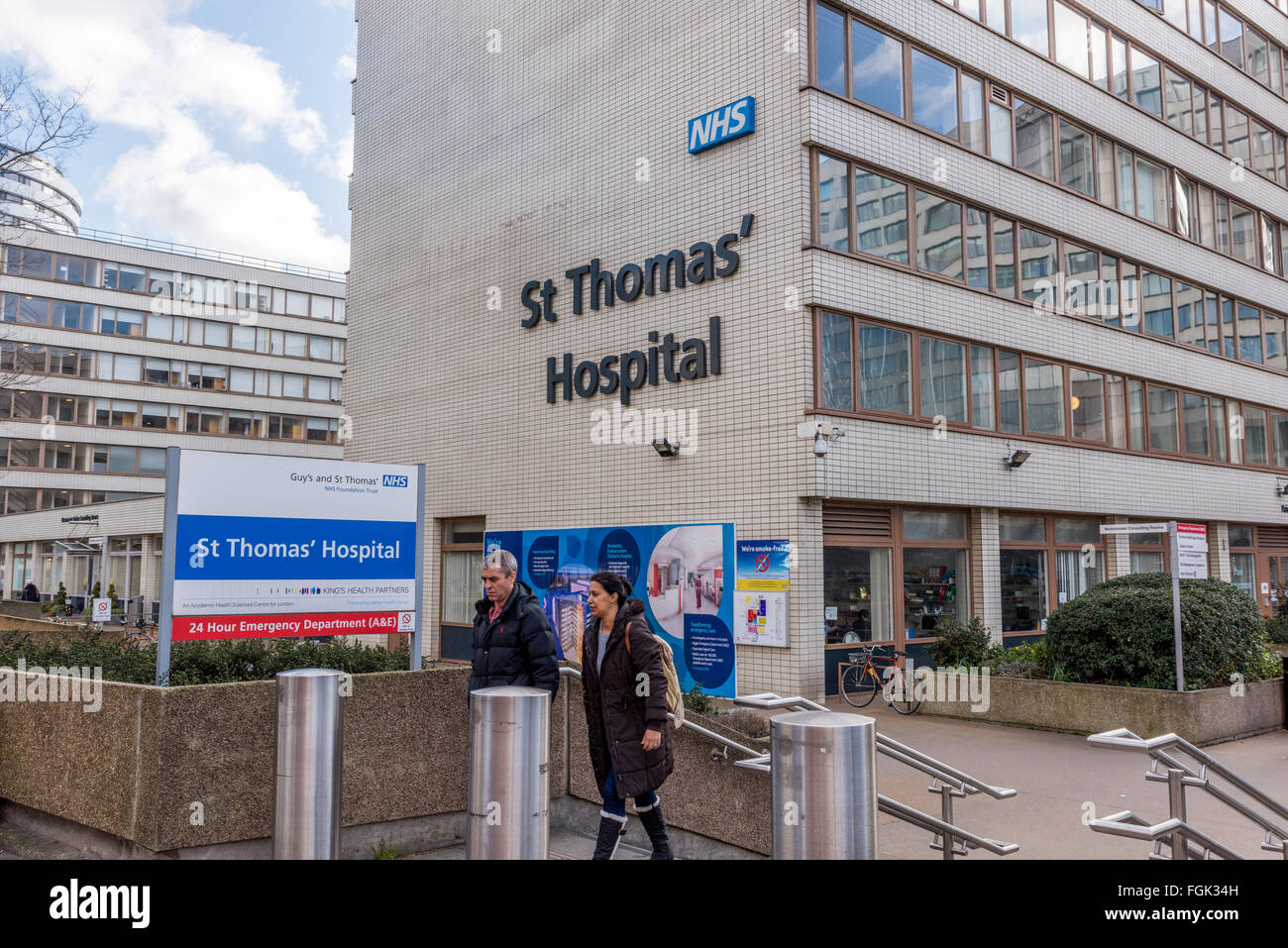 St Thomas Hospital in the city of London England UK Stock Photo