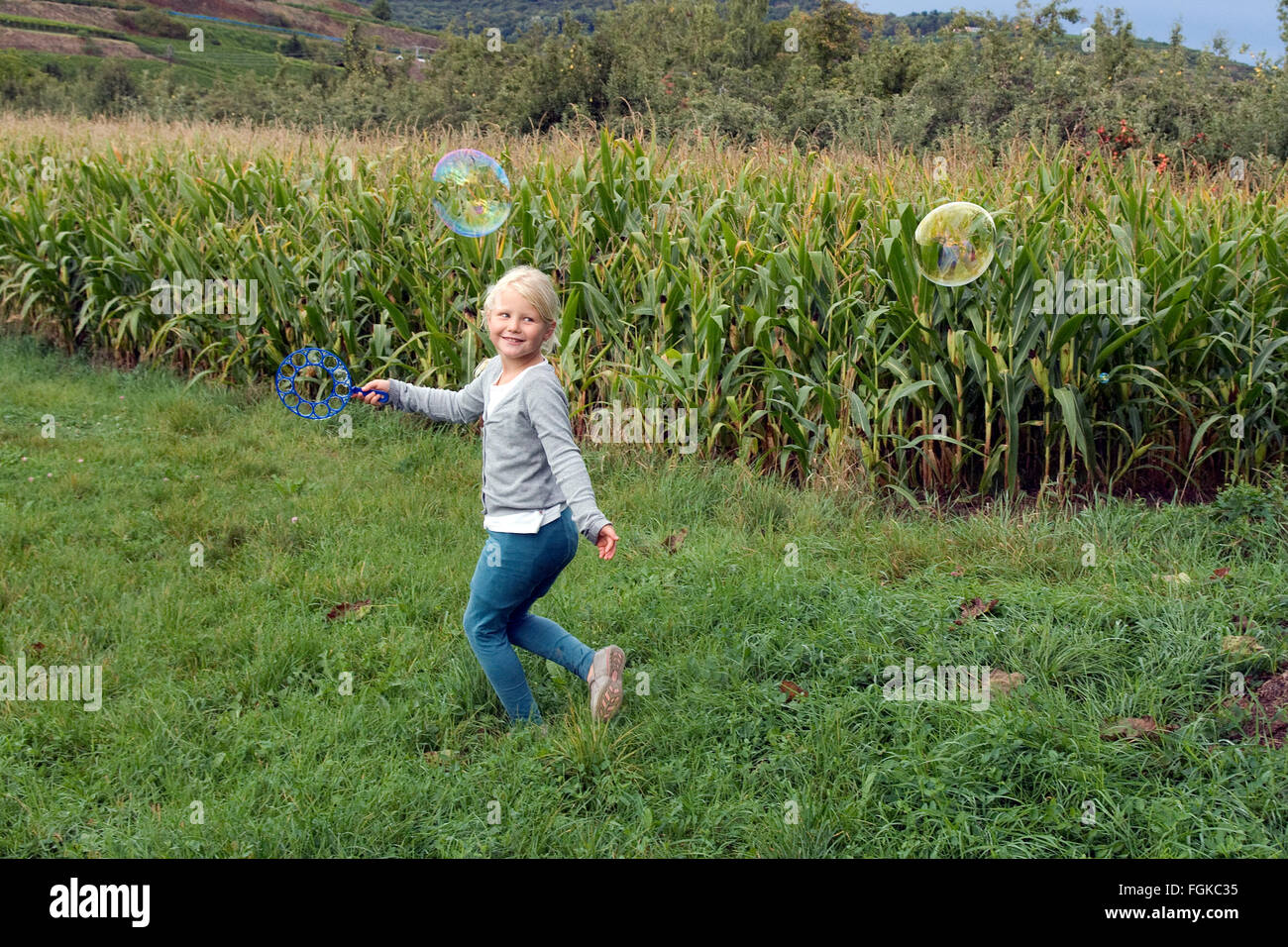 Maedchen, Seifenblasen, Stock Photo