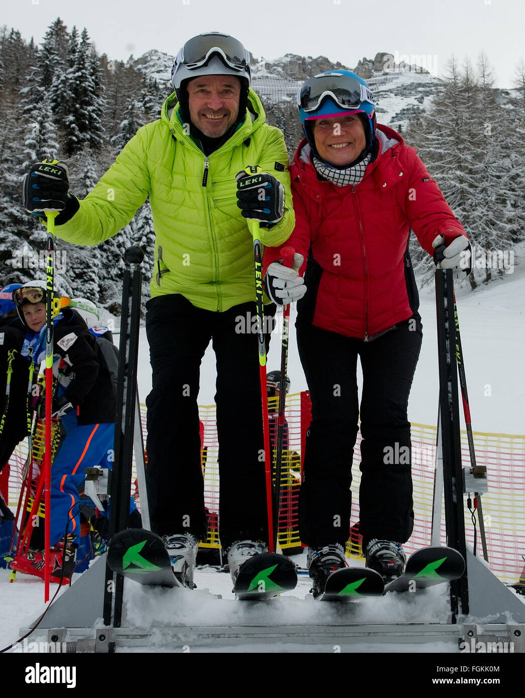 Axamer Lizum, Austria. 14th Jan, 2016. Former downhill skiers Christian Neureuther (L) and Rosi Mittermaier pictured in the skiing resort of Axamer Lizum, Austria, 14 January 2016. Photo: Angelika Warmuth/dpa/Alamy Live News Stock Photo