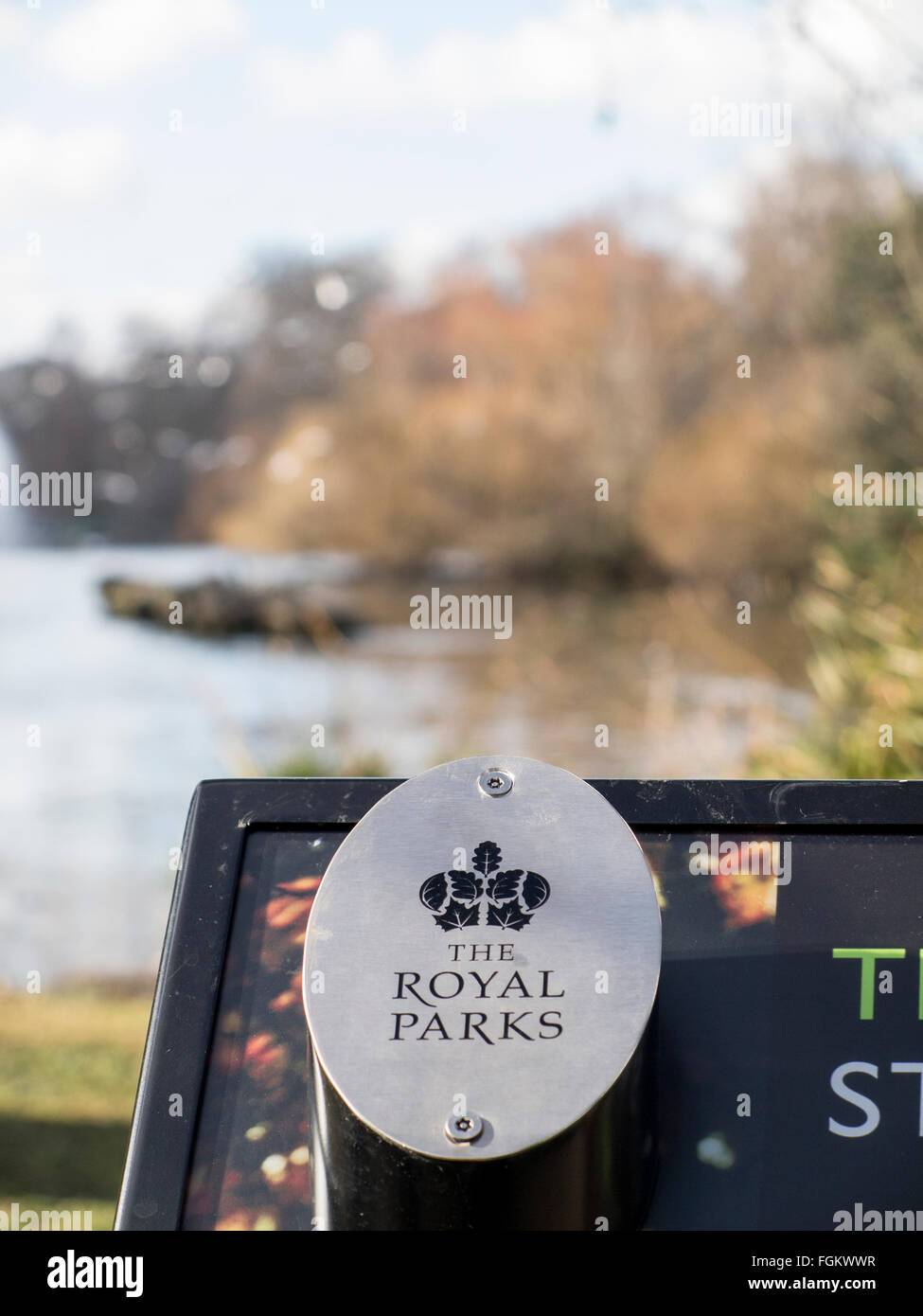 Royal parks sign hi-res stock photography and images - Alamy