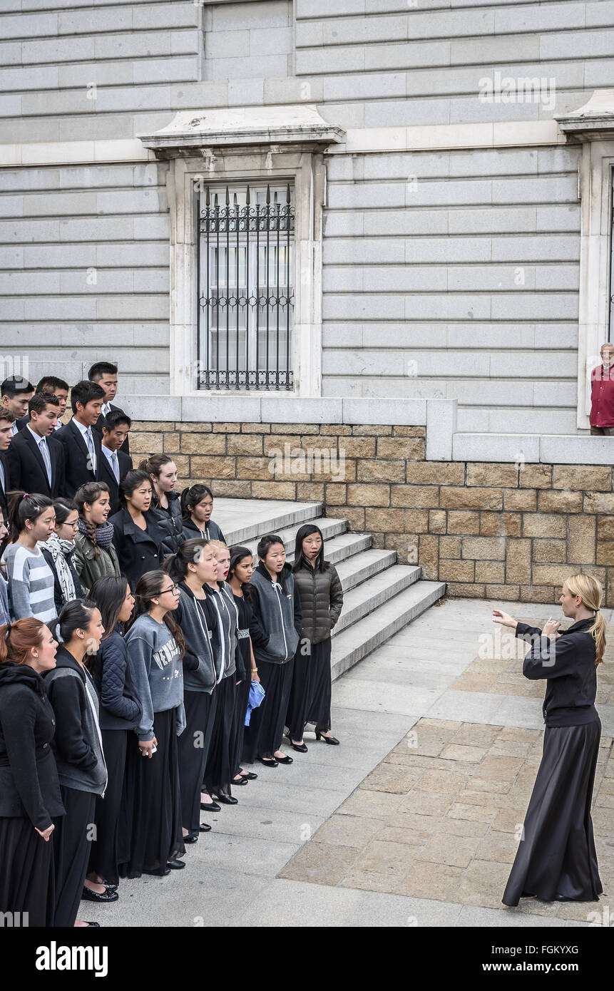 Chorus singers hires stock photography and images Alamy