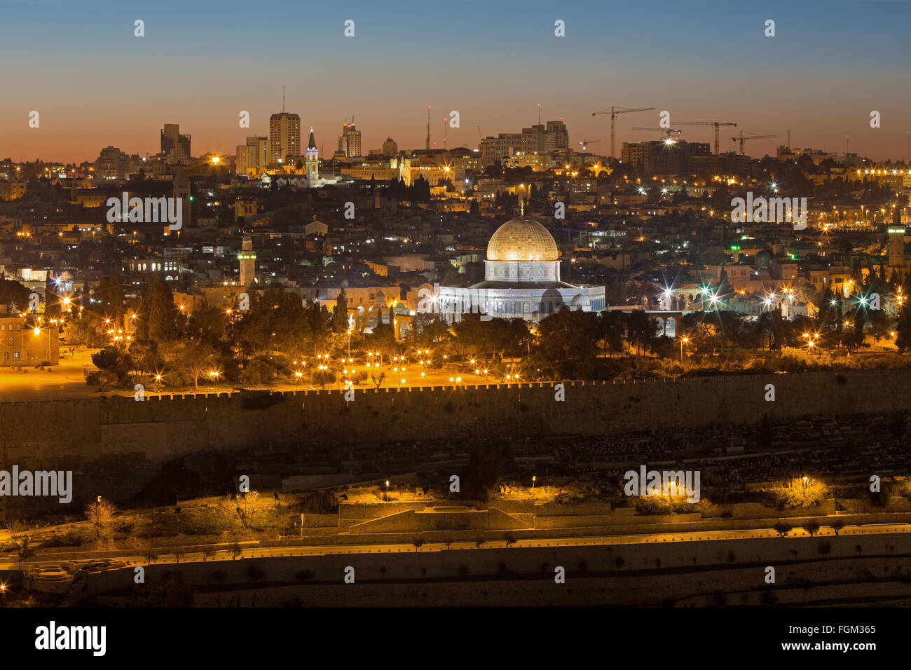 Jerusalem - Outlook from Mount of Olives to old city at dusk Stock ...