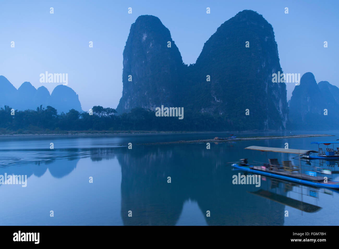 Li River at dawn, Xingping, Yangshuo, Guangxi, China Stock Photo
