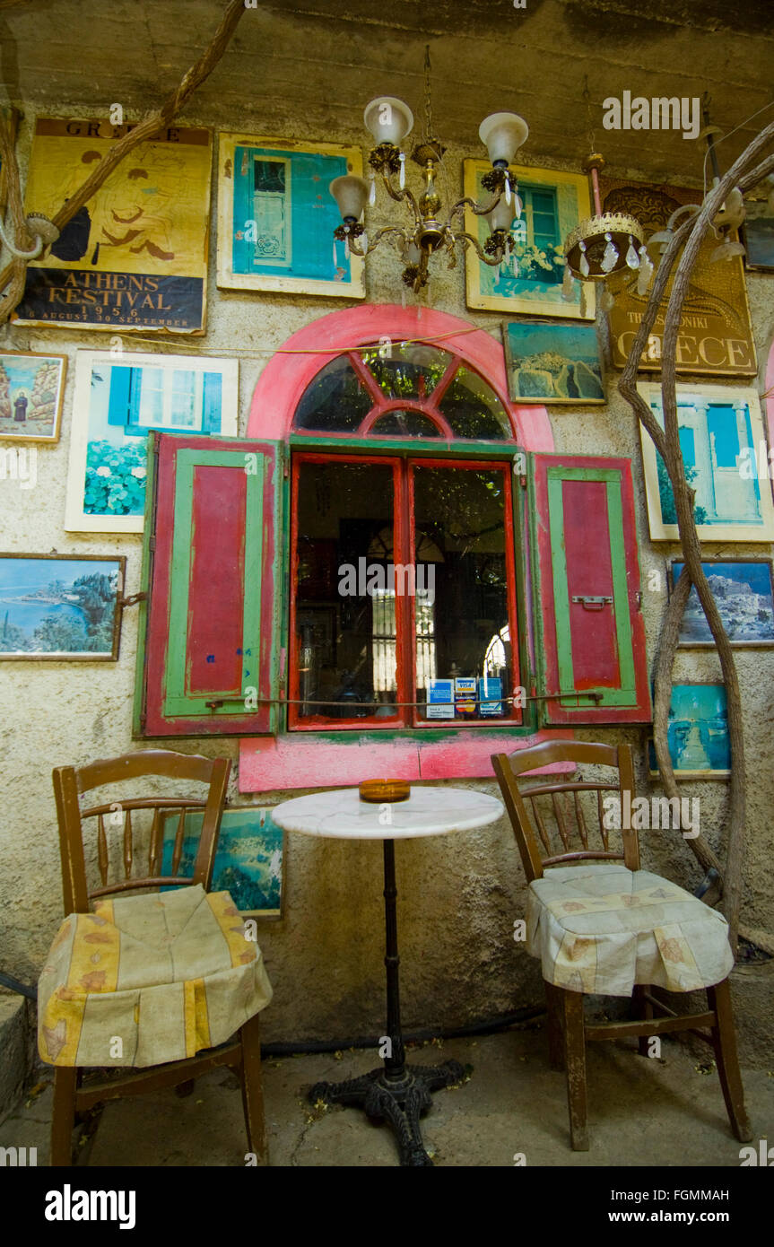 Griechenland, Kreta, Asomatos, im Dorfmuseum zeigt Dorfpiester Michalis Georgioulakis seine Sammlung. Seit 60 Jahren sammelt er Stock Photo