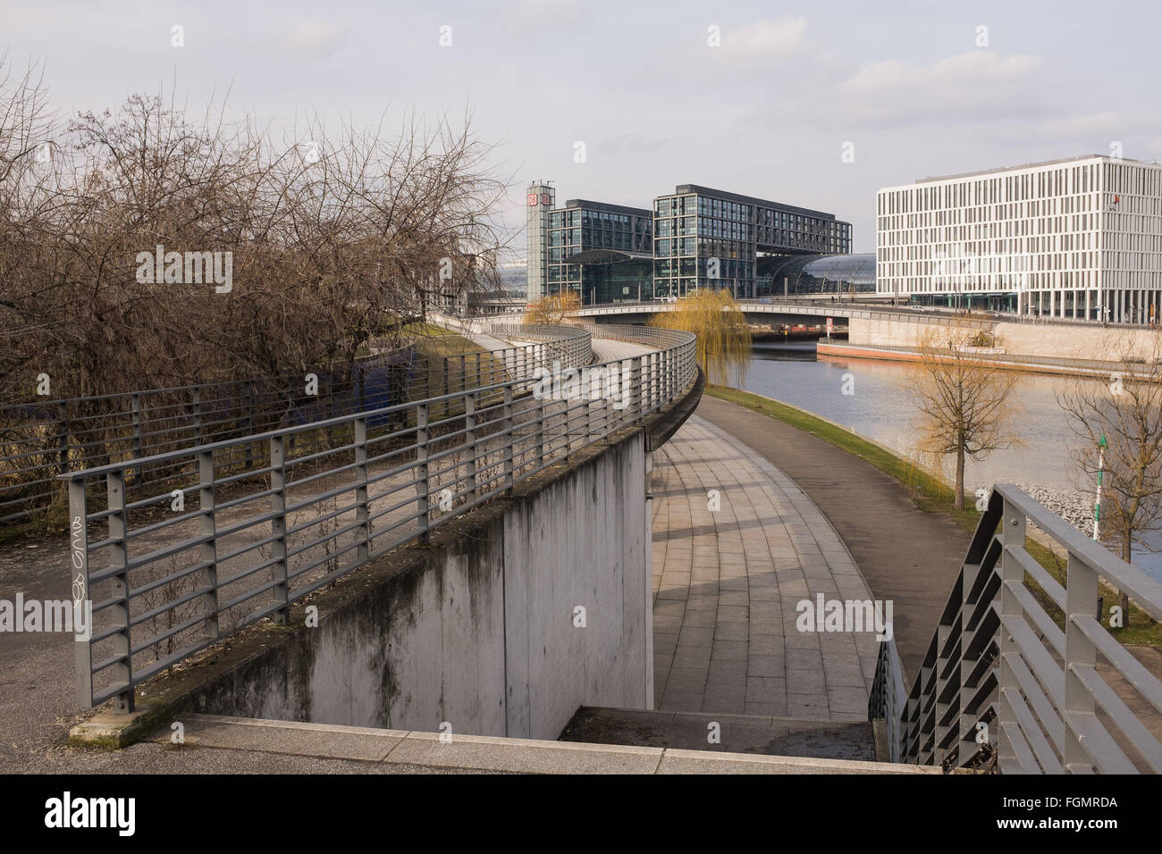 BERLIN - FEBRUARY 19: The 'Berlin Hauptbahnhof', the Uferpromenade and the Spree on February 19 2016 in Berlin. Stock Photo