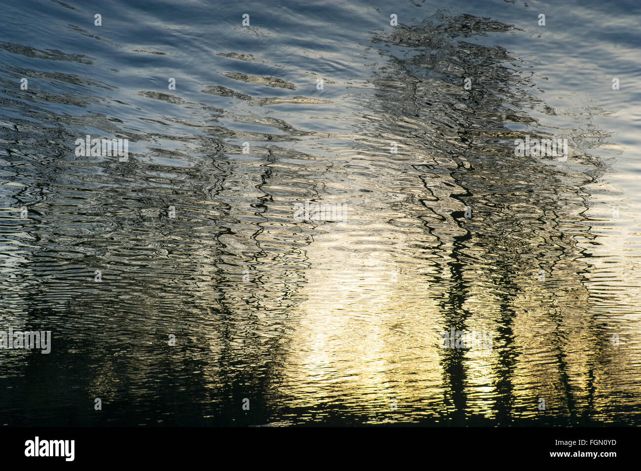 Sunlight reflected on river hi-res stock photography and images - Alamy
