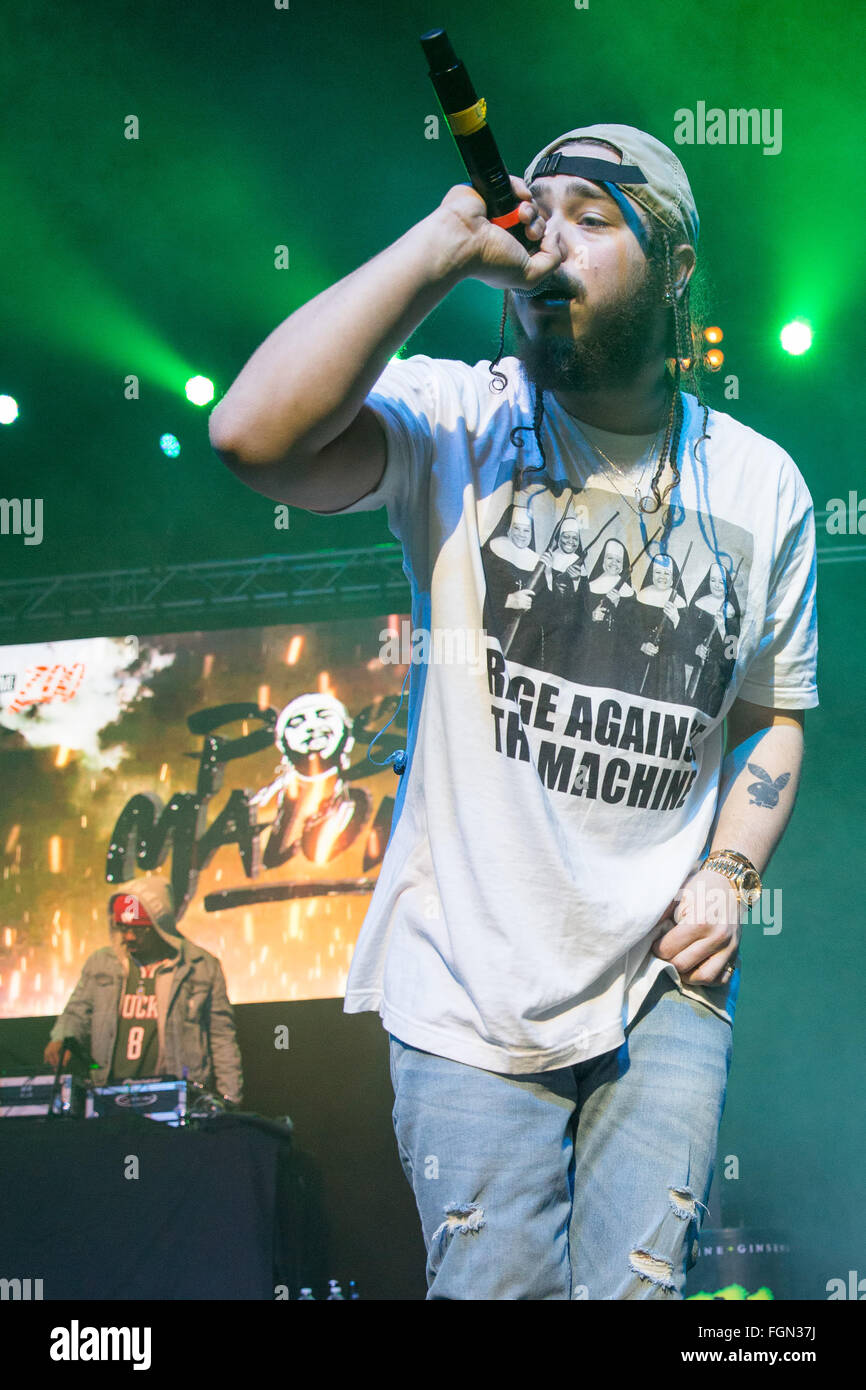 Gold teeth rapper hires stock photography and images Alamy