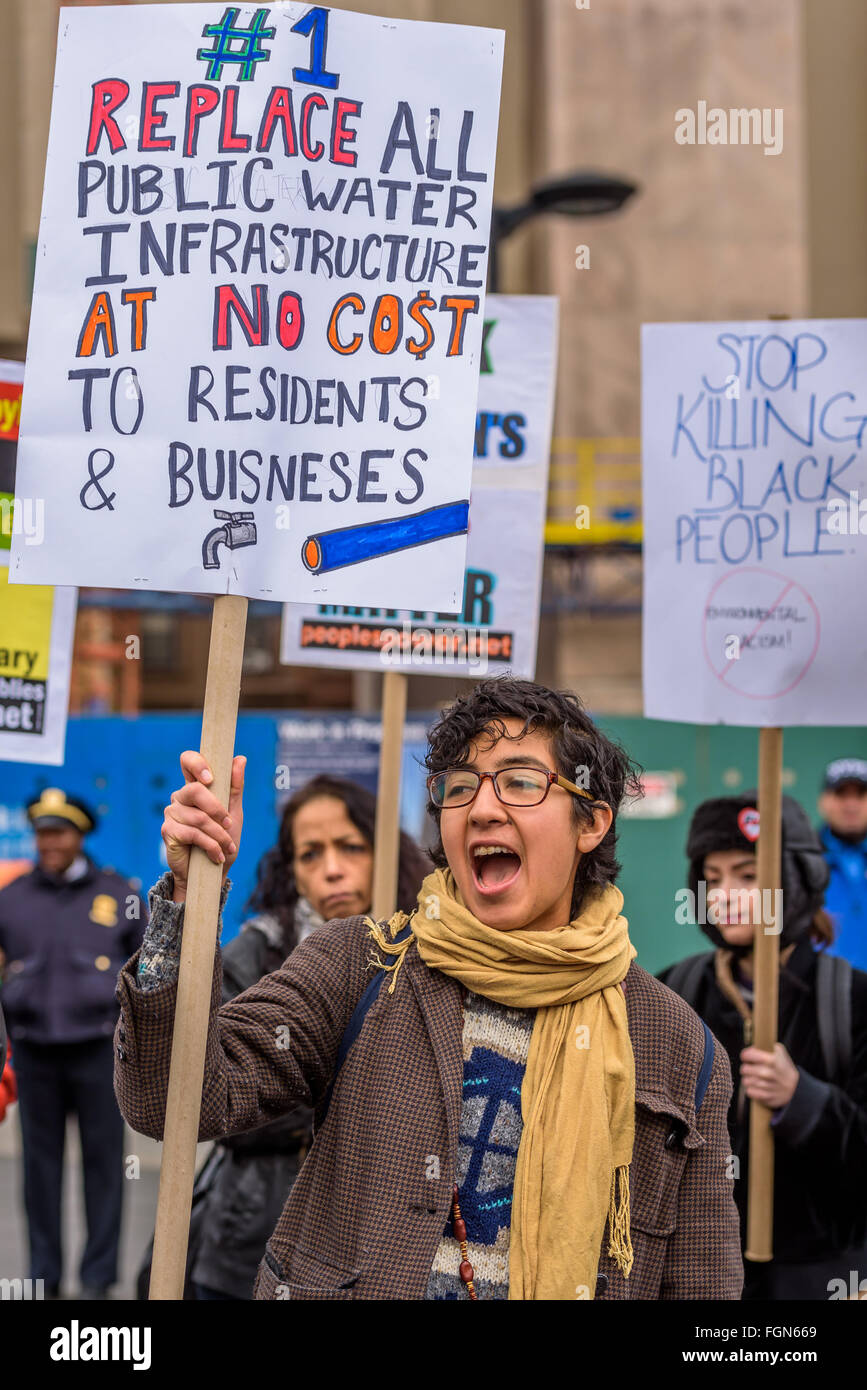 New York, United States. 21st Feb, 2016. Ceci Pineda from WE ACT for Environmental Justice at NYC Solidarity Rally for Flint Credit:  Erik Mc Gregor/Pacific Press/Alamy Live News Stock Photo