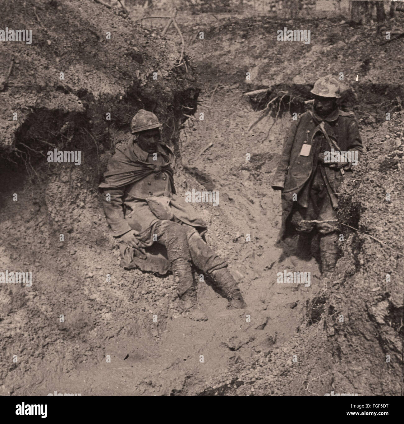 Battle of Verdun 1916 French soldiers in a trench Stock Photo Alamy