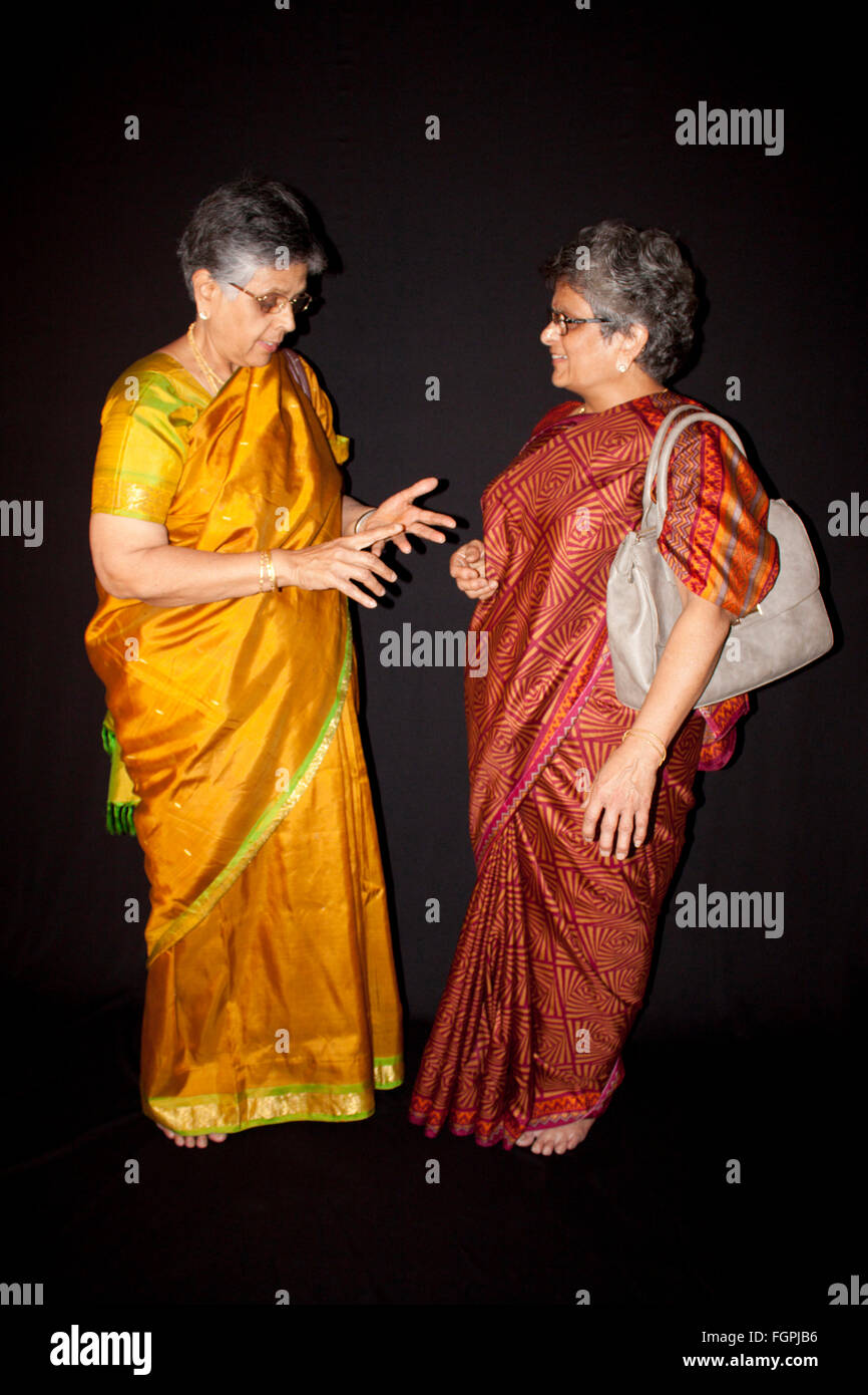 Two Elderly Indian Women Gossiping Karanataka India Stock Photo Alamy