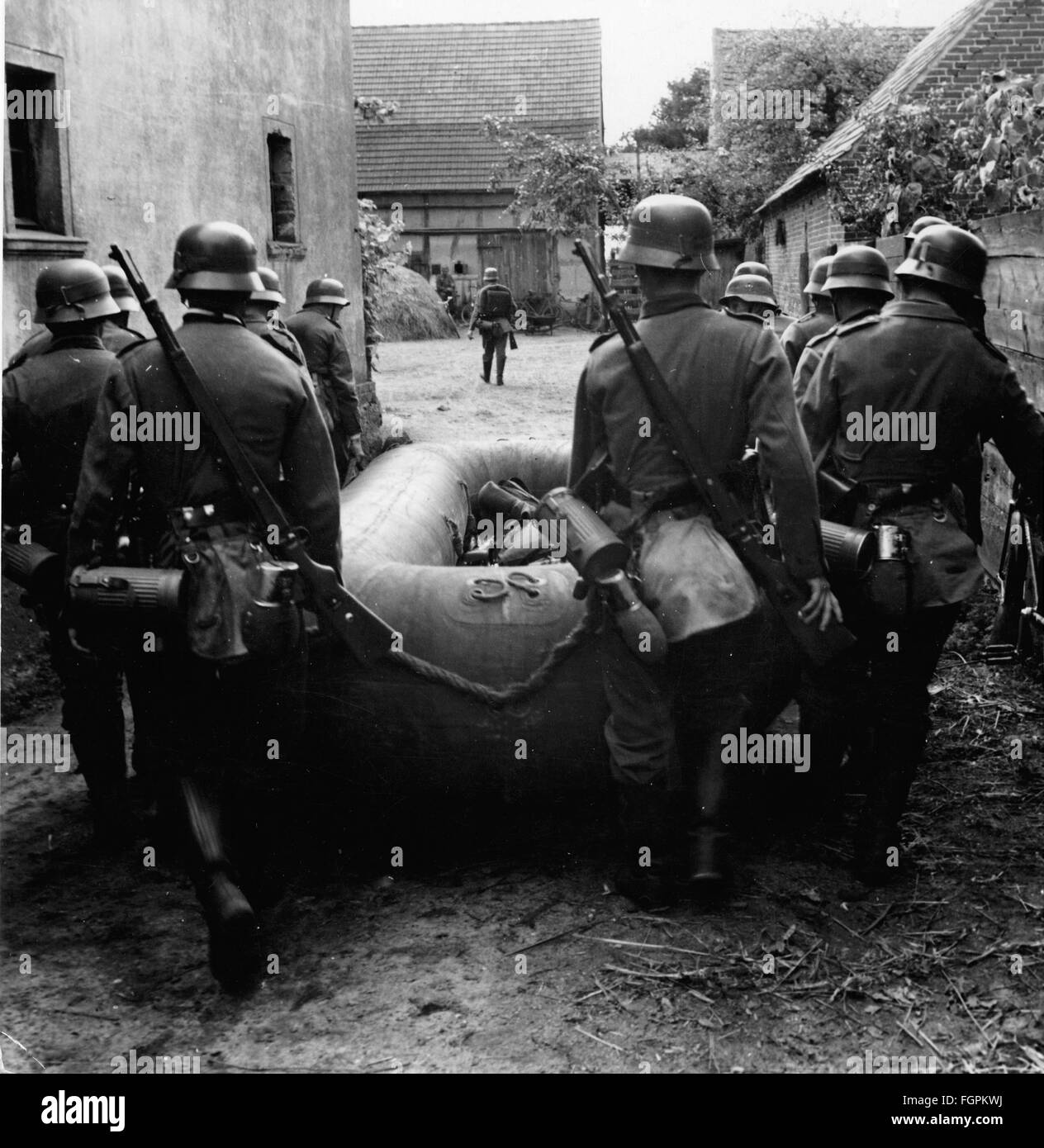 【正規品質保証】 wehrmacht A engineers and photography stock hi-res equipment その他