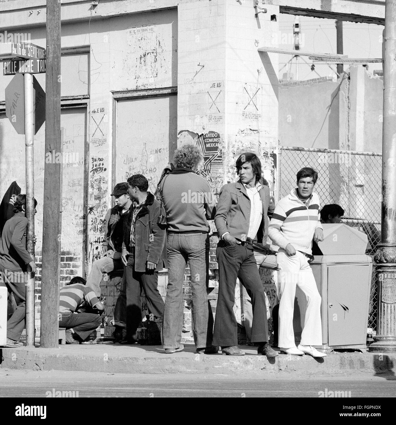 geography / travel, Mexico, Ciudad Juarez, street scene, main street '16th semptember', people standing at a street corner, circa 1972, Additional-Rights-Clearences-Not Available Stock Photo