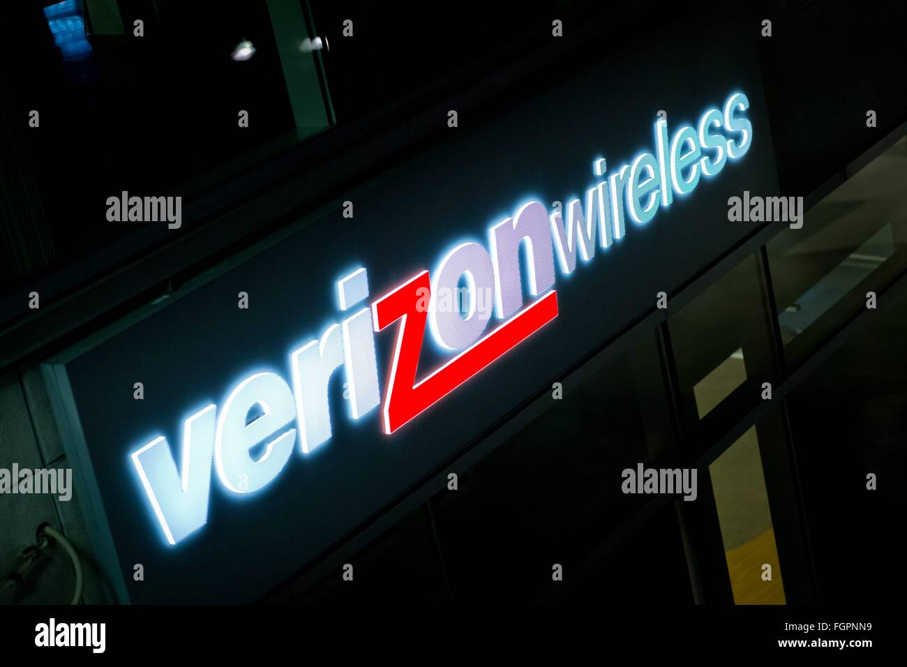 Corporate logo of Verizon wireless at Wilshire Boulevard in Los Angeles