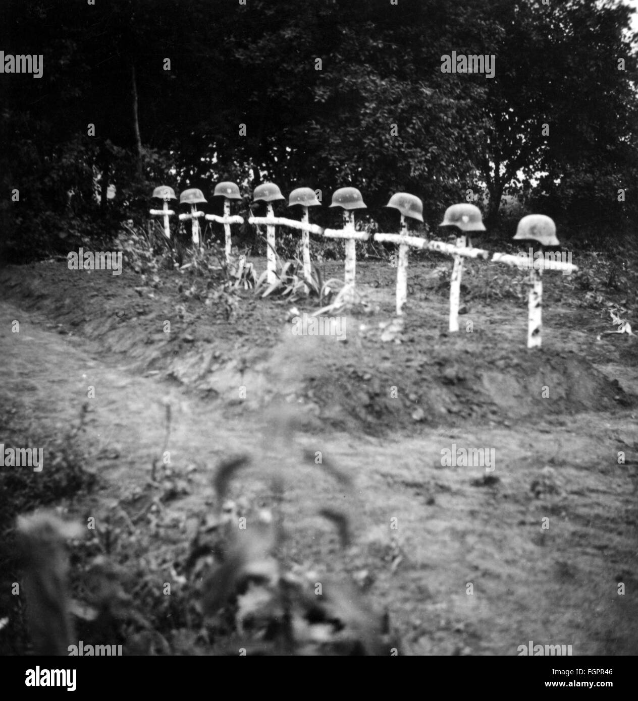 Second World War / WWII, Soviet Union, summer 1941, German military graves, photo taken by a member of a Reichsarbeitsdienst (Reich Labor Service) unit deployed on the Eastern Front (RAD Abteilung K. 1/130), Army Group South, Ukraine, Additional-Rights-Clearences-Not Available Stock Photo