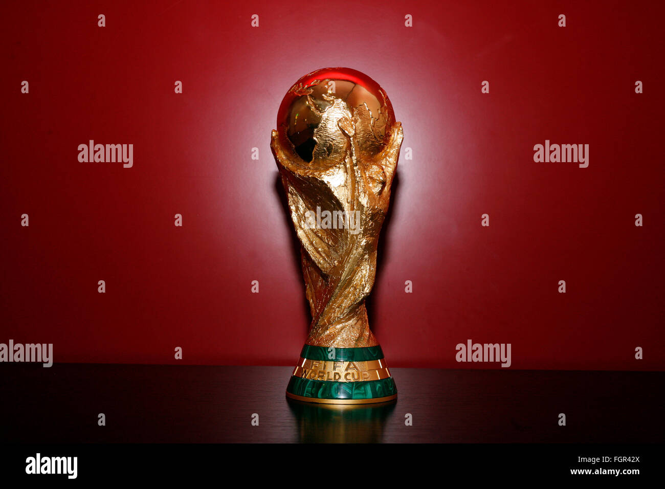 Fifa world cup trophy hi-res stock photography and images - Alamy