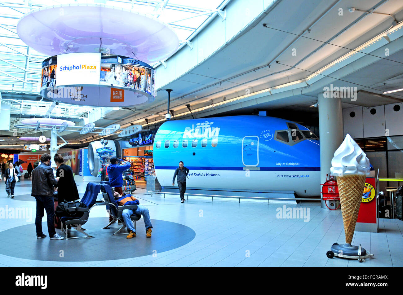 Inside schiphol airport hires stock photography and images Alamy