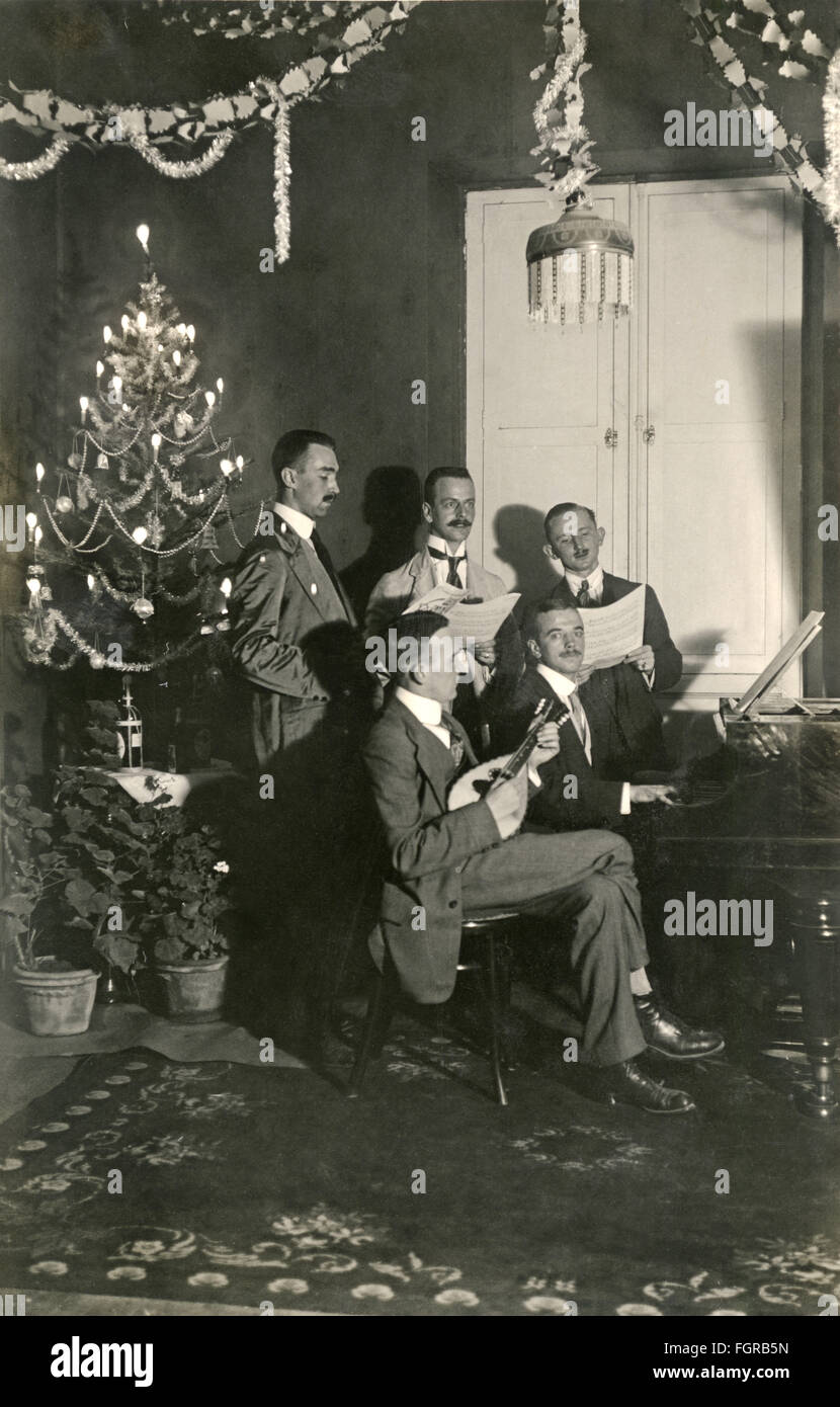 Christmas, Christmas Eve, five men singing carols, Buenos Aires, Argentina, 1913, Additional-Rights-Clearences-Not Available Stock Photo