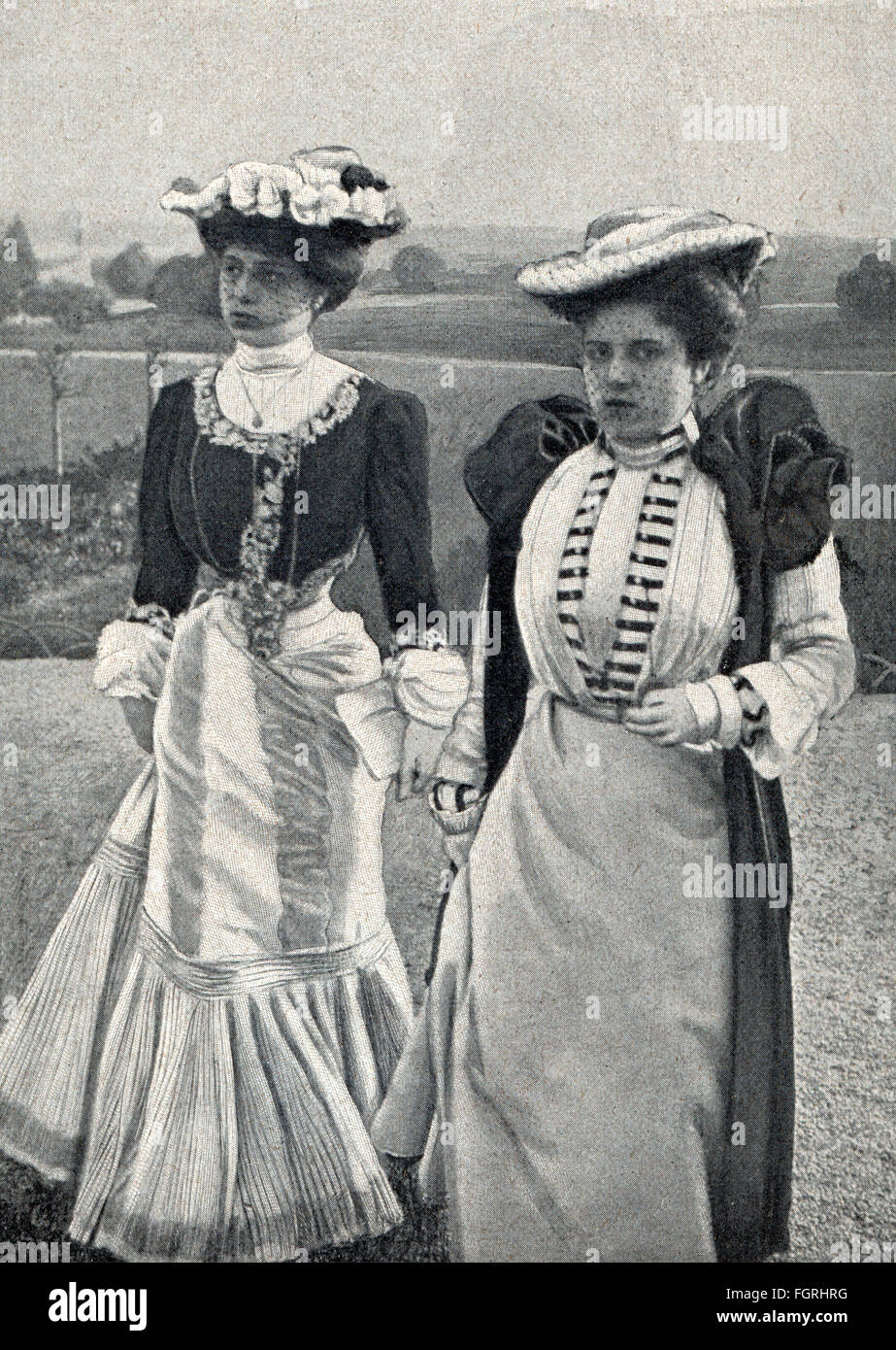 fashion, early 20th century / turn of the century, ladies in dresses for the race course, Paris, out of: 'Die Woche', number 25, Berlin, June 1901, Additional-Rights-Clearences-Not Available Stock Photo
