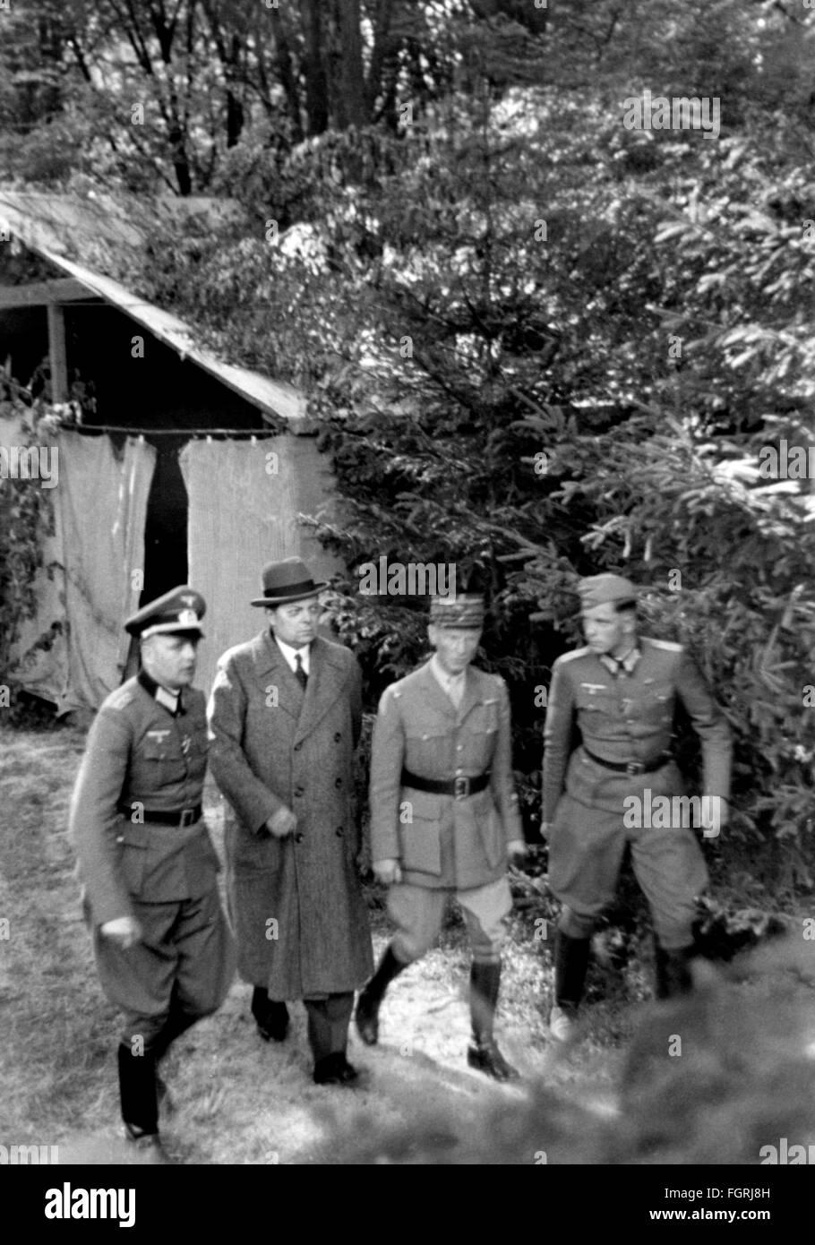 Second World War / WWII, France 1940, armistice of Compiegne, the French general Charles Huntziger is escorted to the saloon carriage, 22.6.1940, French campaign, Battle of France, Western front, Germany, German Reich, Third Reich, people, soldiers, soldier, 1940s, 40s, 20th century, Compiègne, second, 2nd, world war, world wars, armistice, cease-fire, ceasefire, general, generals, historic, historical, Additional-Rights-Clearences-Not Available Stock Photo