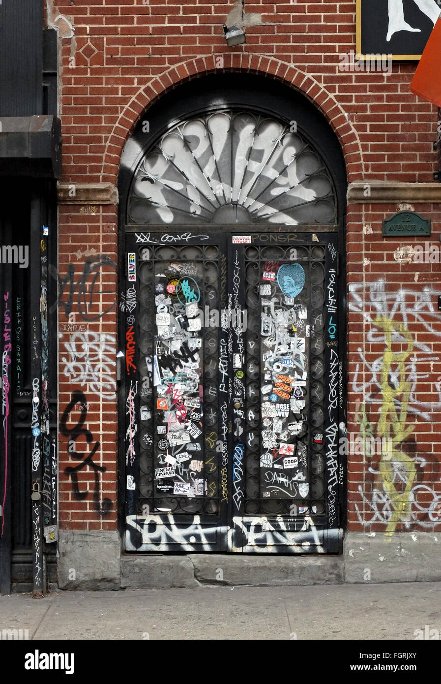 Graffiti sticker art hi-res stock photography and images - Alamy