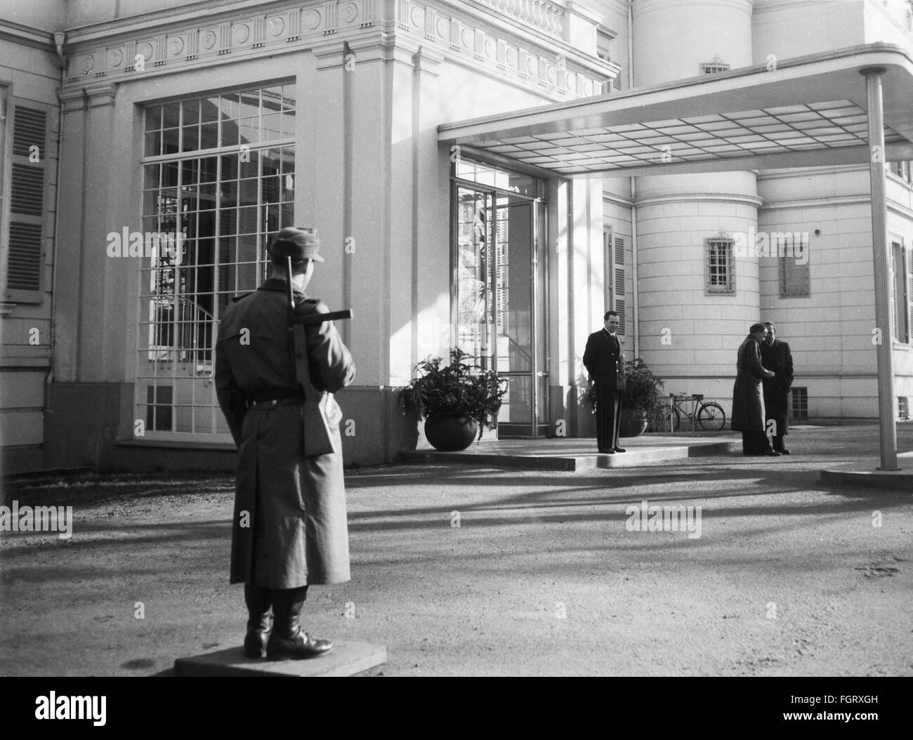 geography / travel, Germany, North Rhine-Westphalia, Bonn, building, palace Schaumburg, seat of the German Federal Chancellor, exterior view, circa 1954, Additional-Rights-Clearences-Not Available Stock Photo