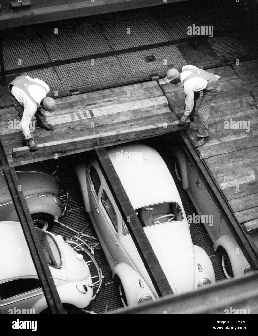transport / transportation, navigation, ships, cargo ship, cargo compartment with VW Beetles, Houston, Texas, 1960s, Additional-Rights-Clearences-Not Available Stock Photo