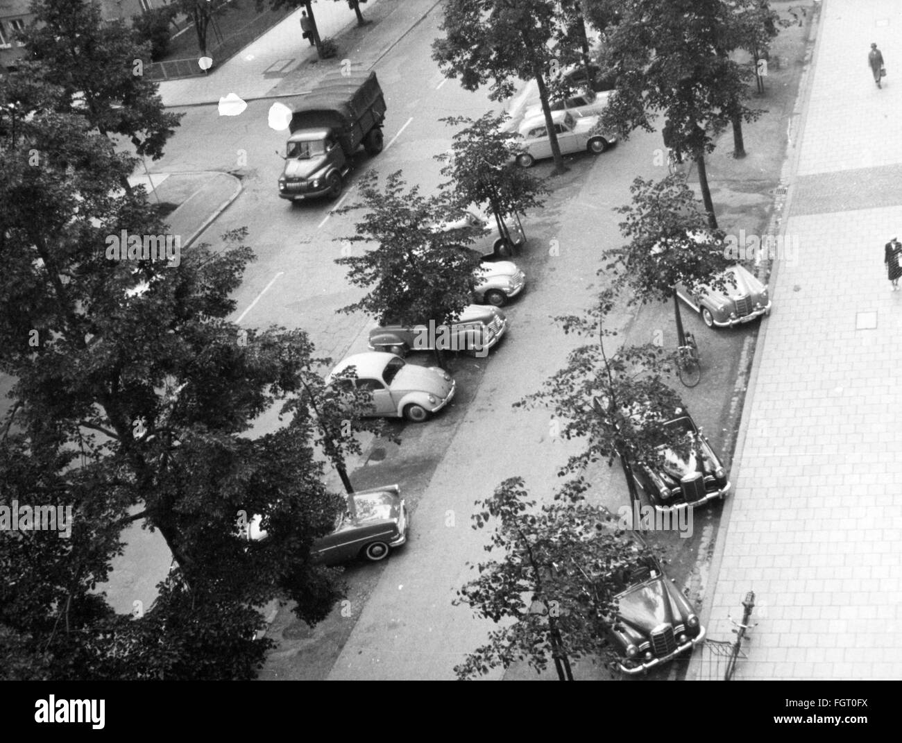 transport / transportation, car, parking, parking cars besides a street in Munich, 1950s, Additional-Rights-Clearences-Not Available Stock Photo