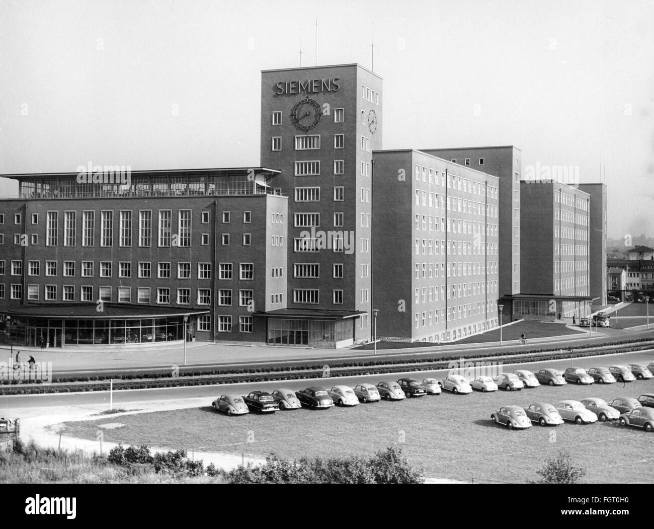 geography / travel, Germany, Bavaria, Erlangen, building, administrative building of the Siemens-Schuckertwerke, built by Hans Hertlein, 1948 - 1953, exterior view, 1950s, Additional-Rights-Clearences-Not Available Stock Photo