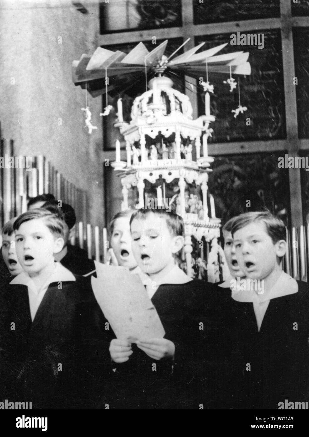 music, vocal music, choir, Dresdner Kreuzchor, rehearsal for the performance on Christmas Eve in television, Dresden, 23.12.1960, Additional-Rights-Clearences-Not Available Stock Photo