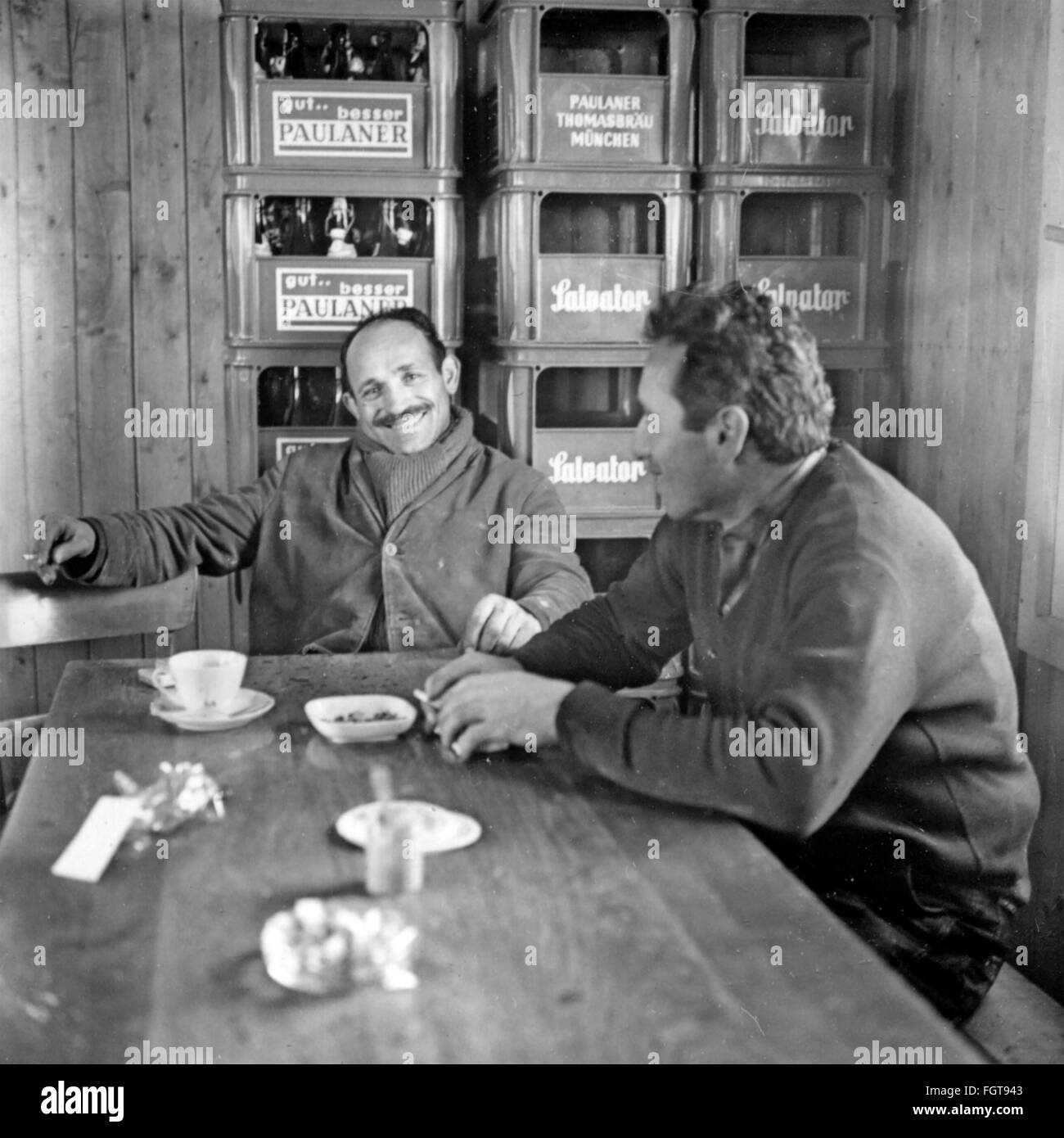 geography / travel, Germany, person, Yugoslavian and Greek foreign workers having a break, Munich, 1965, Additional-Rights-Clearences-Not Available Stock Photo