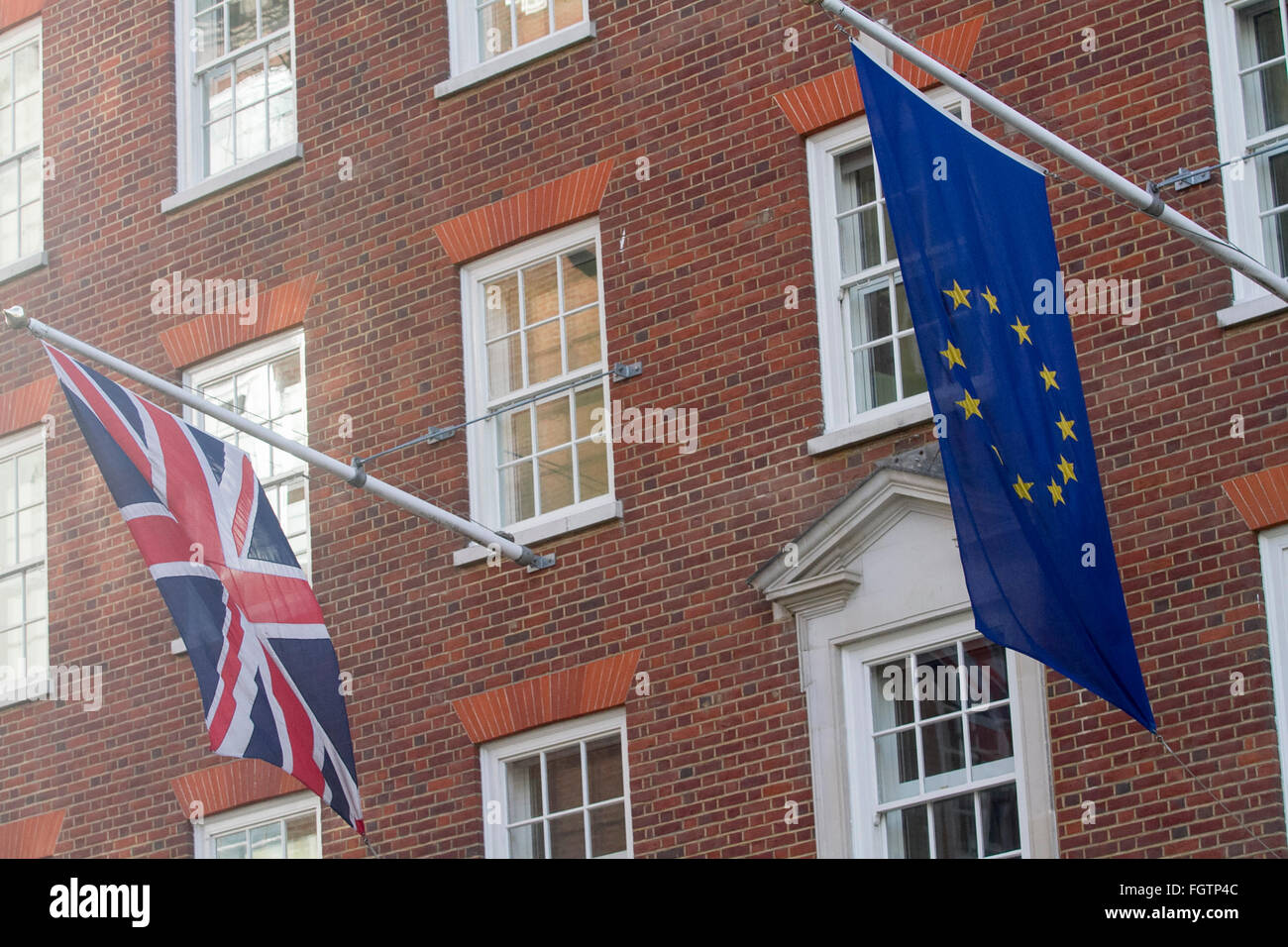 London UK. 22nd February 2016. Union Jack and European flags fly next to each outside  Europe House home of the  European Commission representation in the UK as Prime Minister David Cameron faces Members of Parliament to present his case for staying in the European Union Credit:  amer ghazzal/Alamy Live News Stock Photo