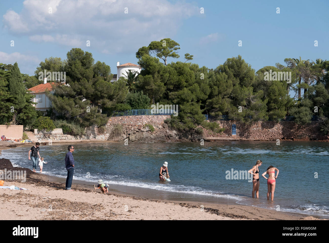 Tiki Plage, bay, beach, Agay, Saint-Raphaël, Dep. Var, Côte d'Azur, France Stock Photo