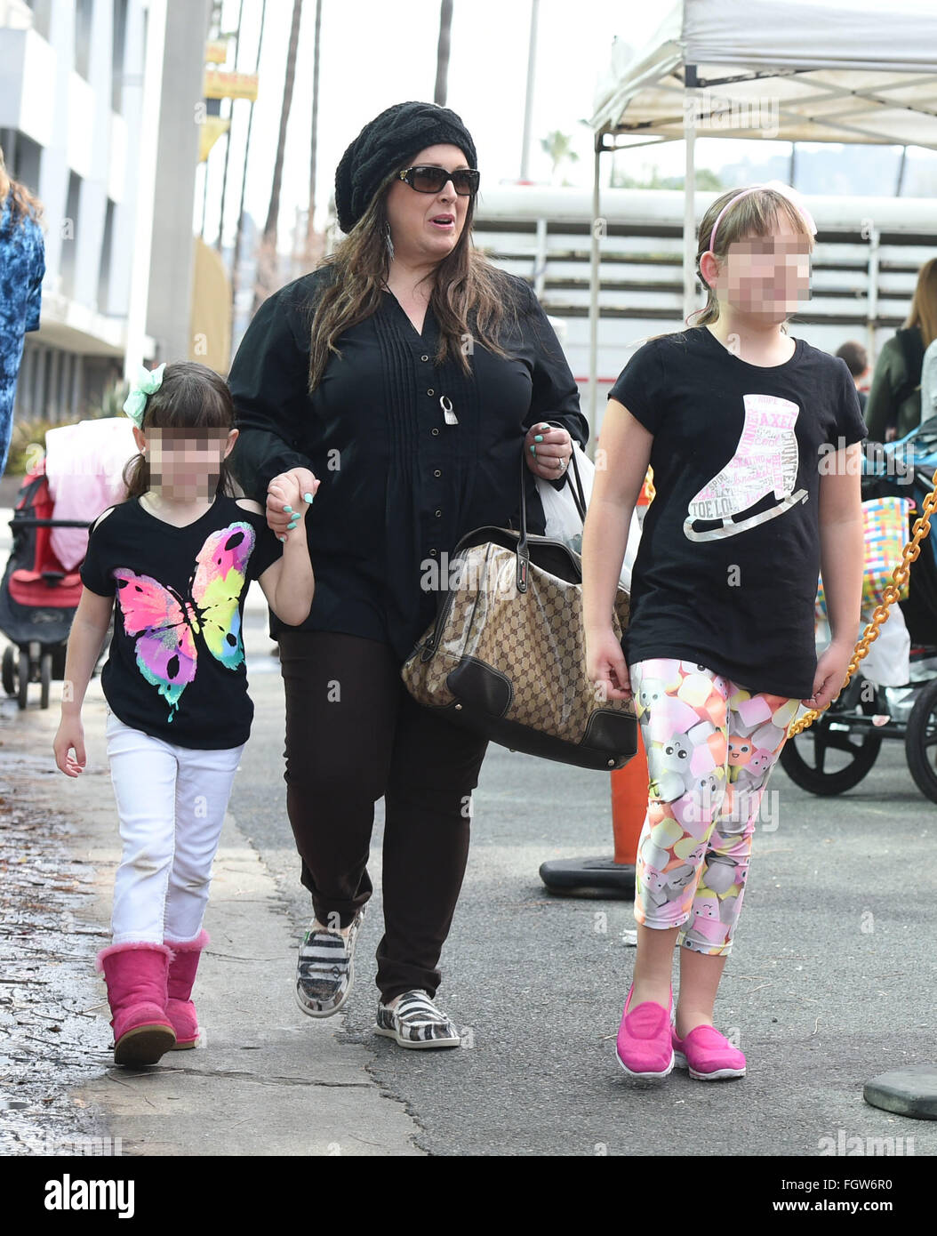 Carnie Wilson takes her daughters, Lola and Luciana, to the petting zoo