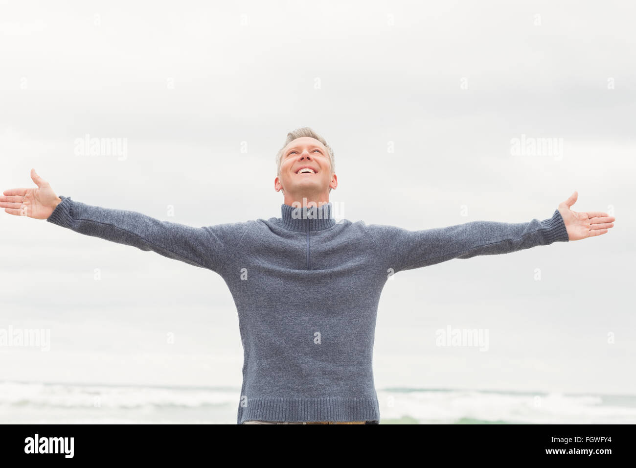Arms out wide hires stock photography and images Alamy