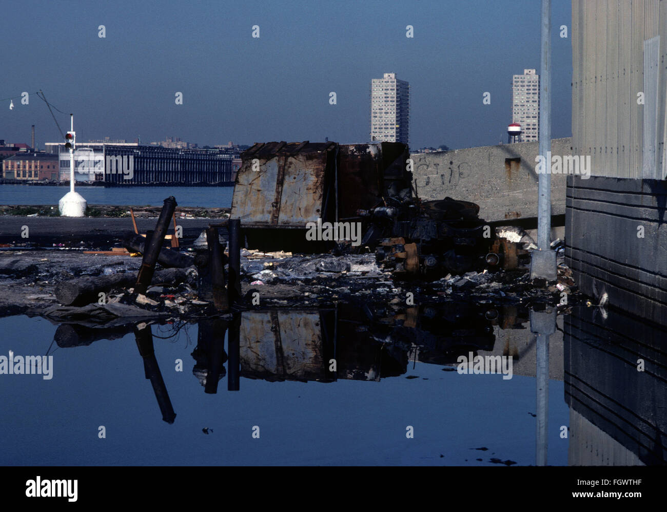 Garbage depot near the Hudson River in New York, 1980s Stock Photo Alamy